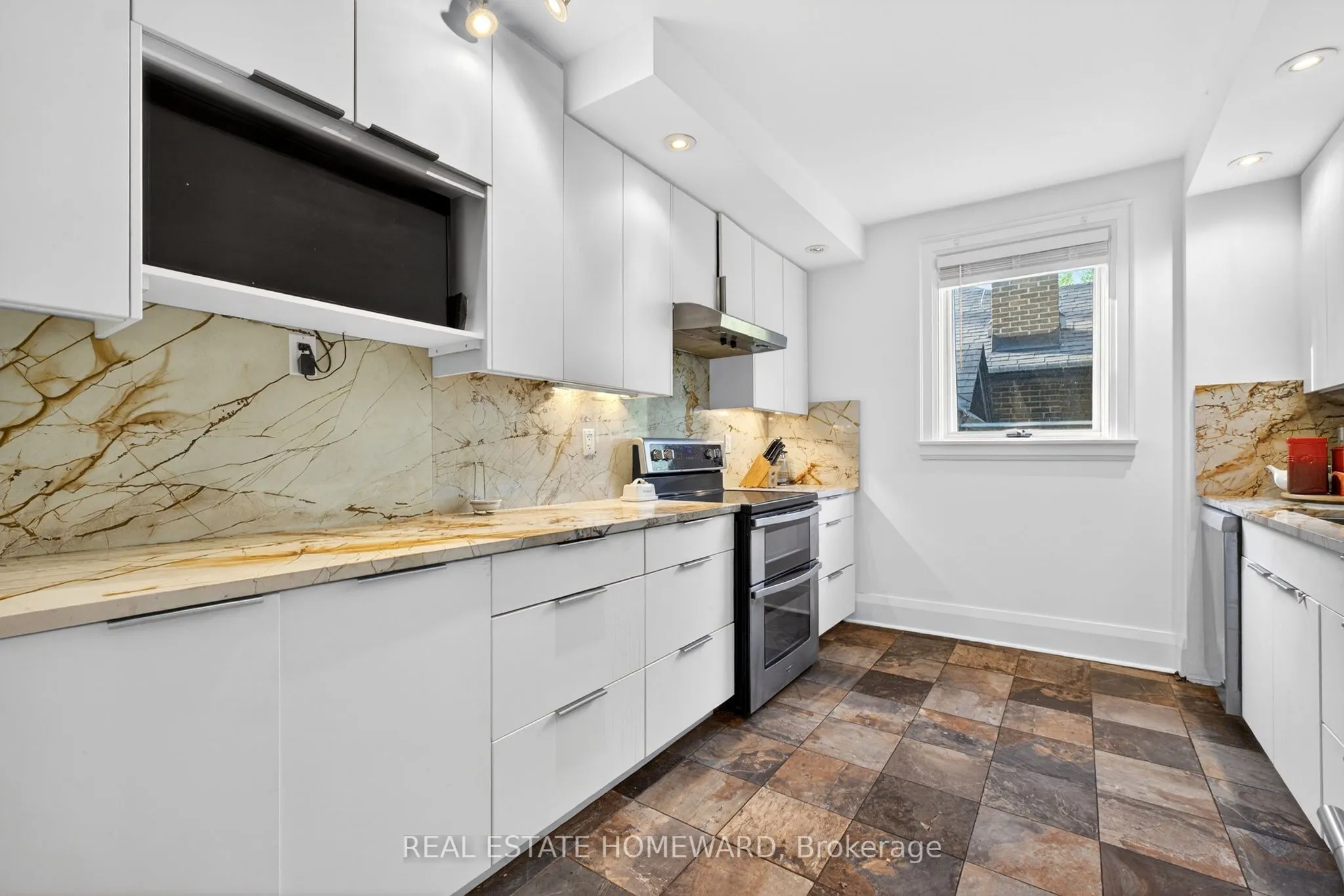 128 Glen Manor Drive