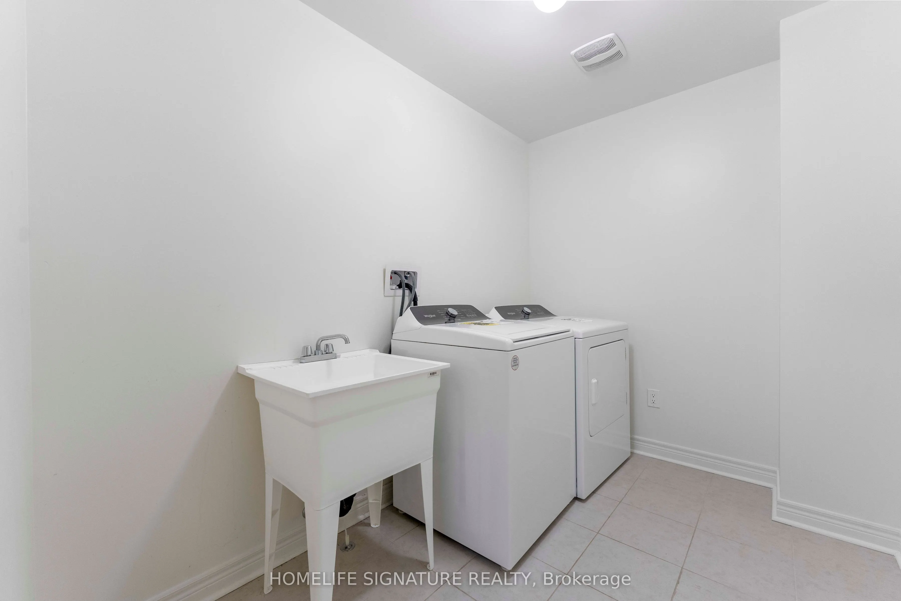 1211 Drinkle Crescent