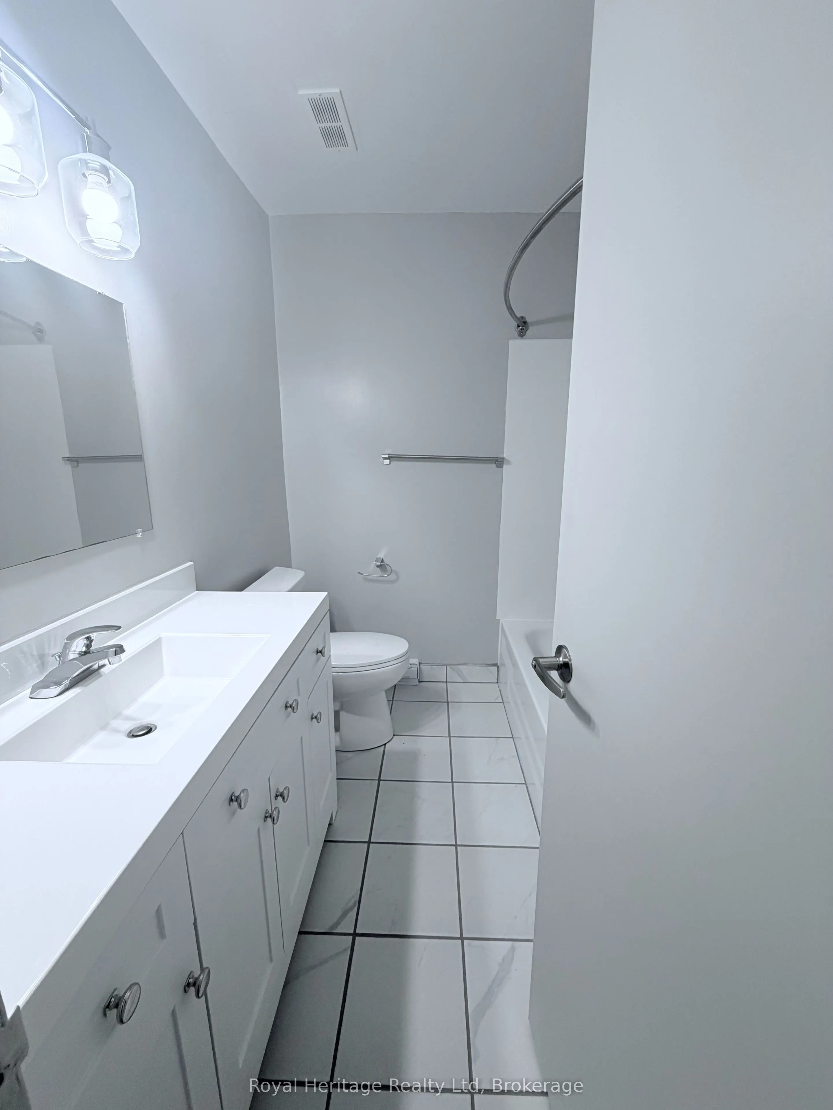 330 Gibb Street #305
