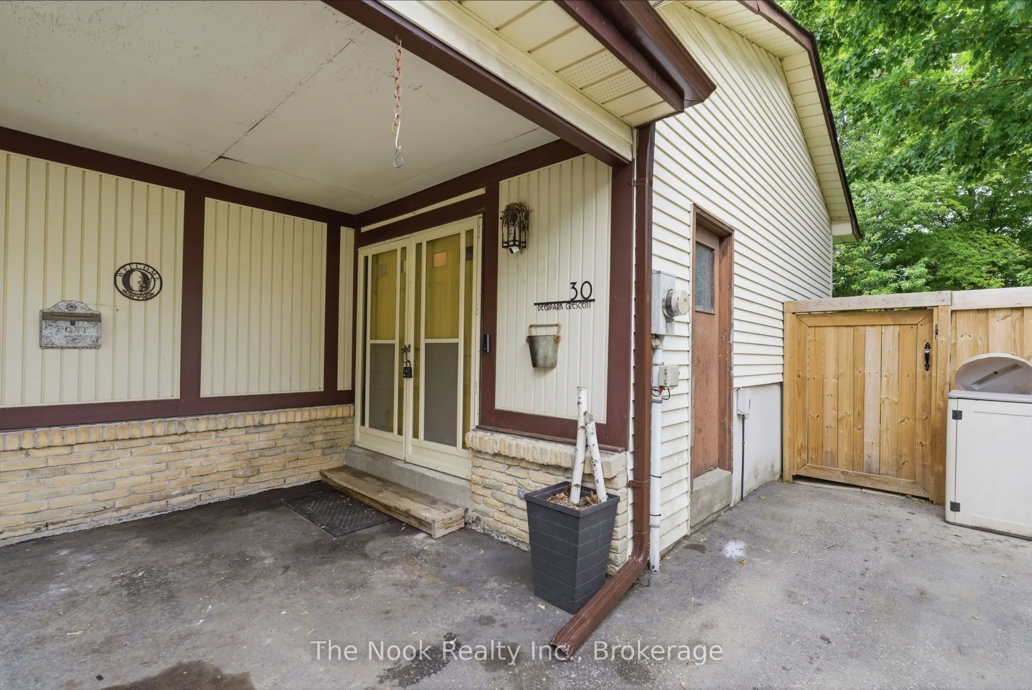 30 Deerpark Crescent