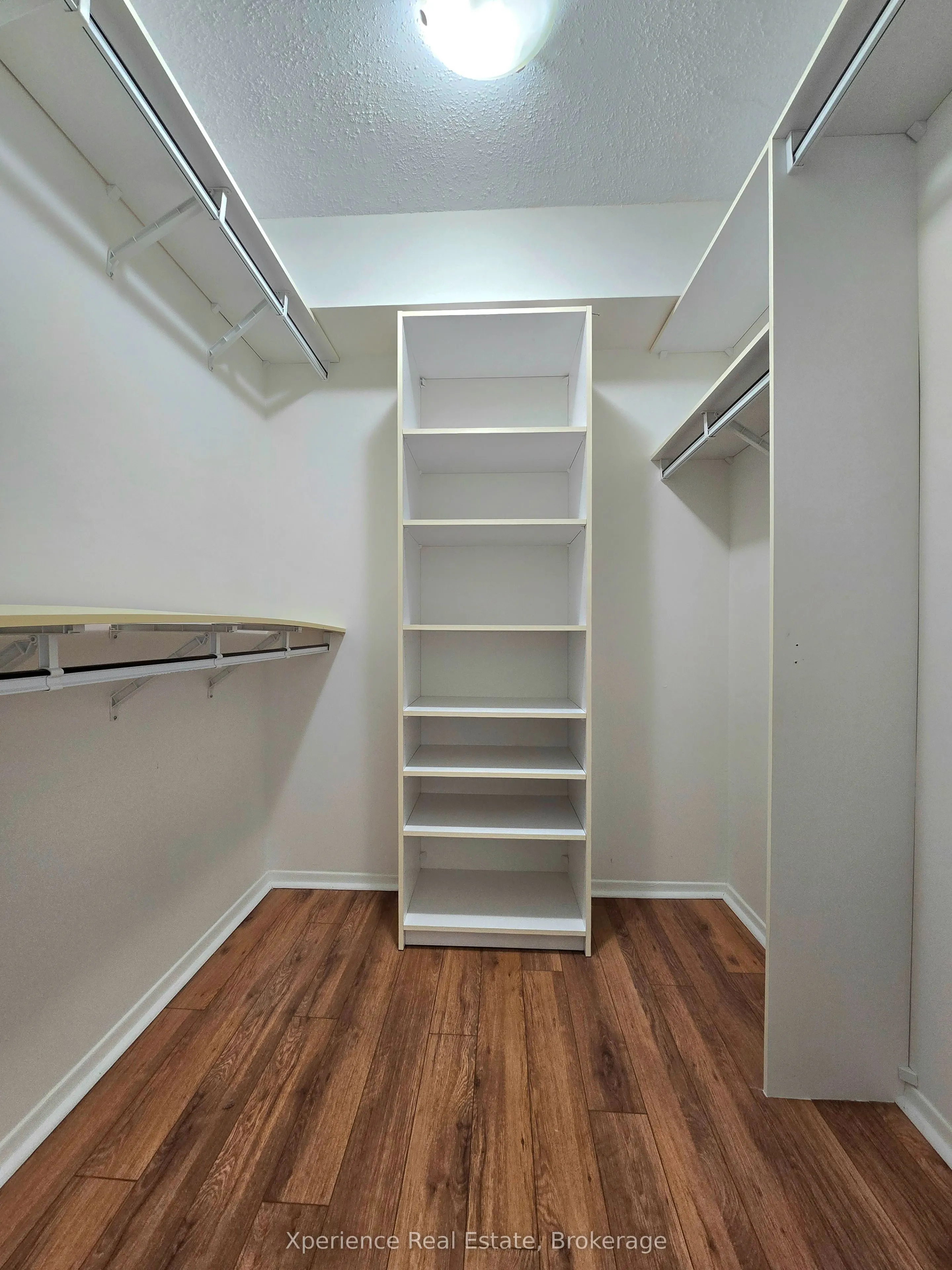 275 Bamburgh Circle #806