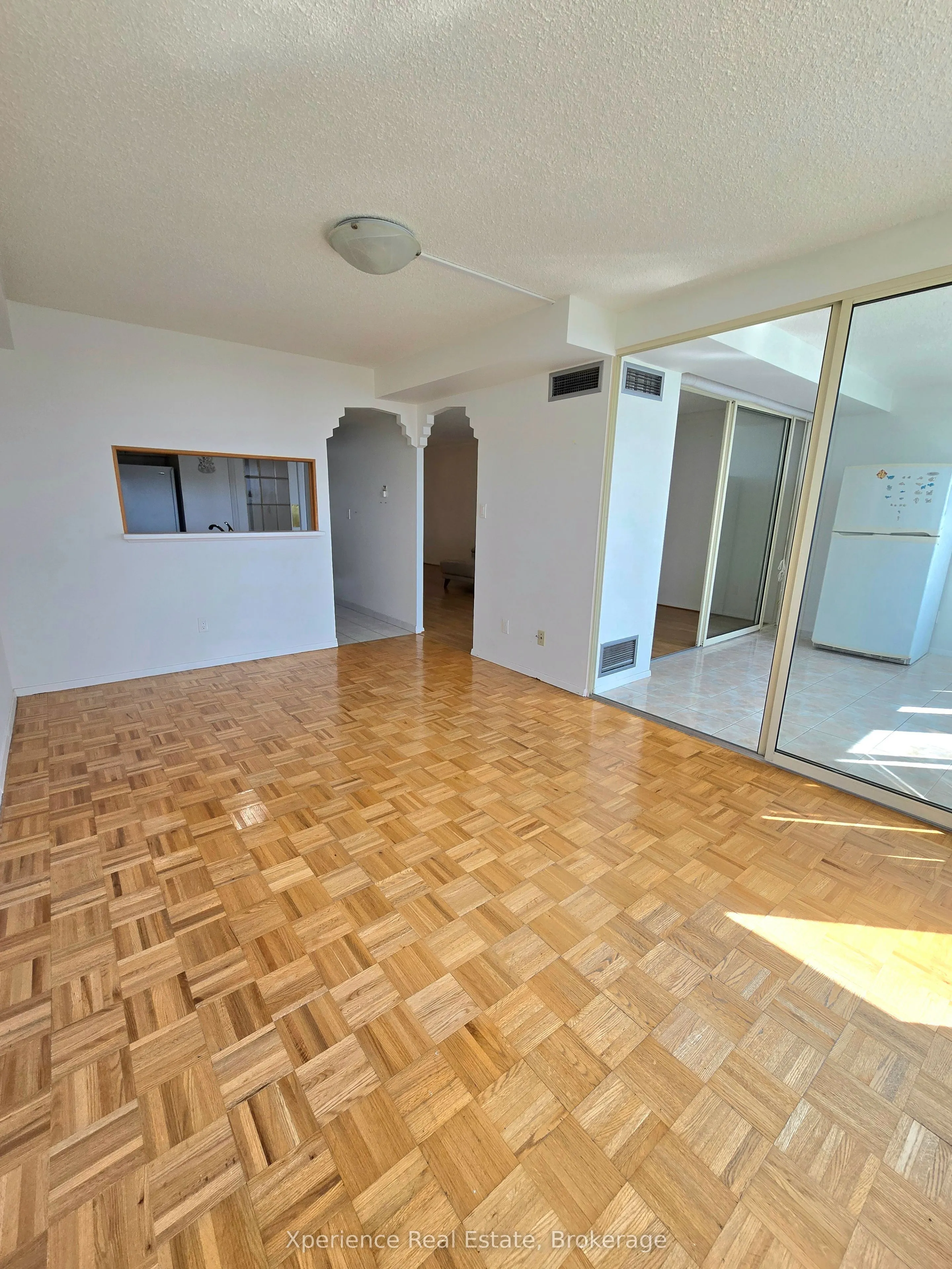275 Bamburgh Circle #806