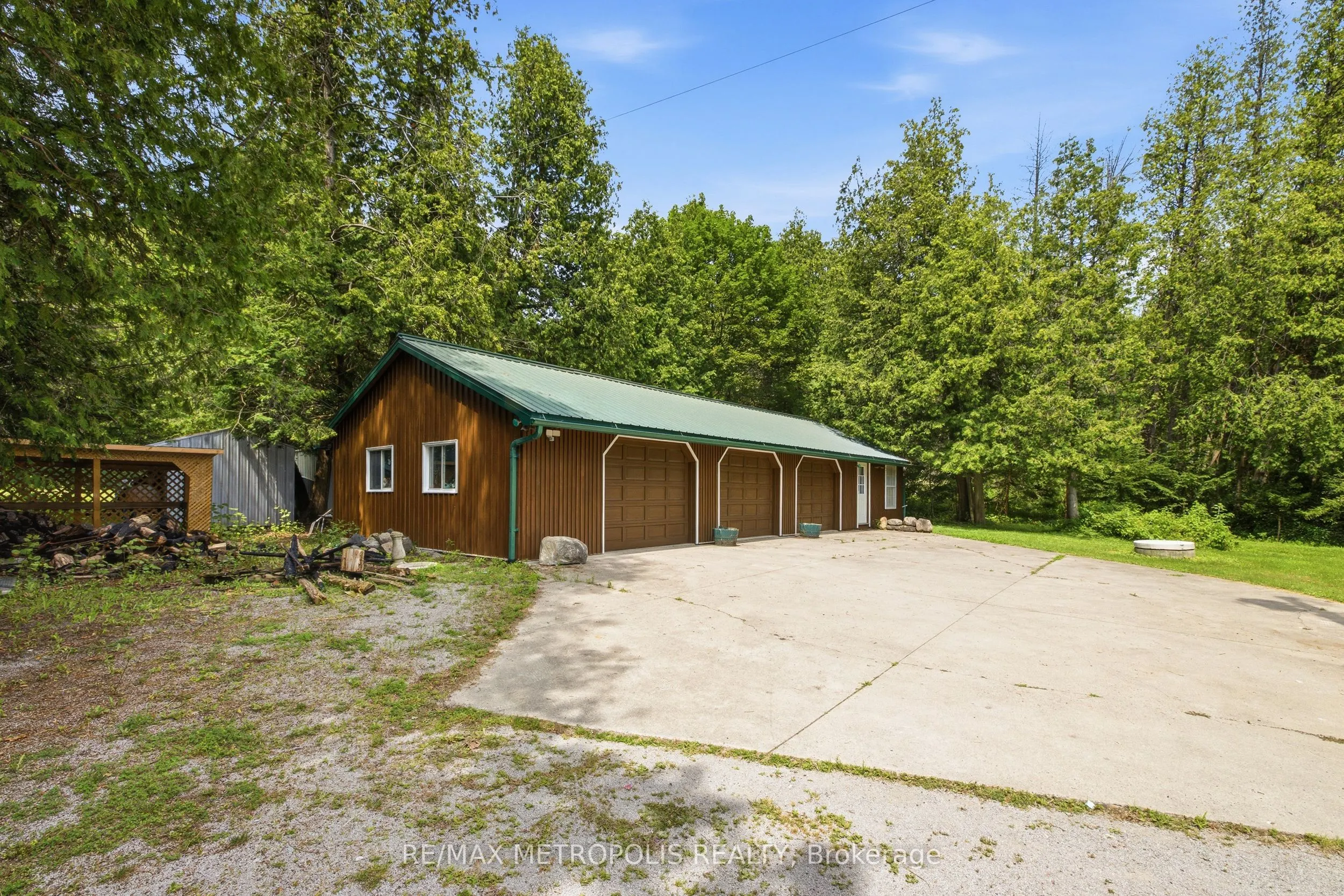 7535 Leskard Road