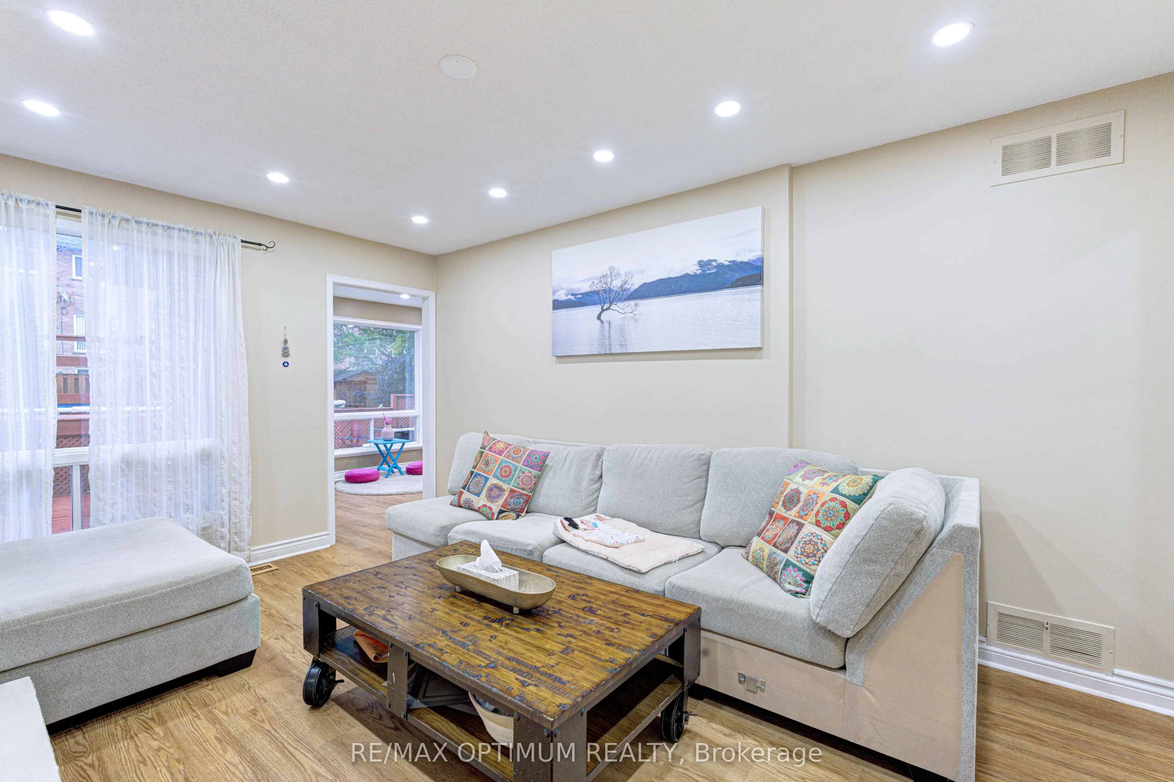 11 Murkar Crescent