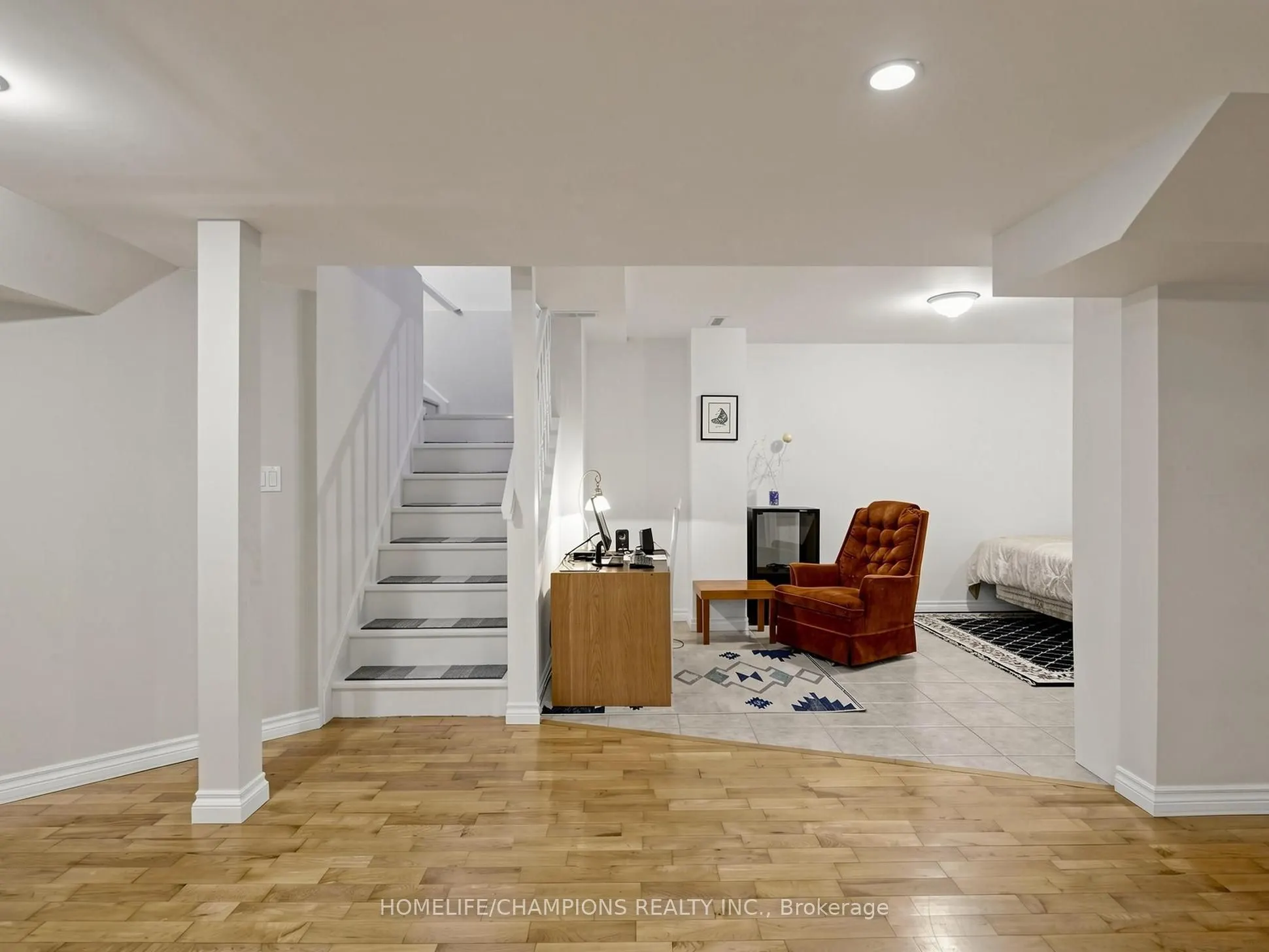 1622 Sandhurst Crescent