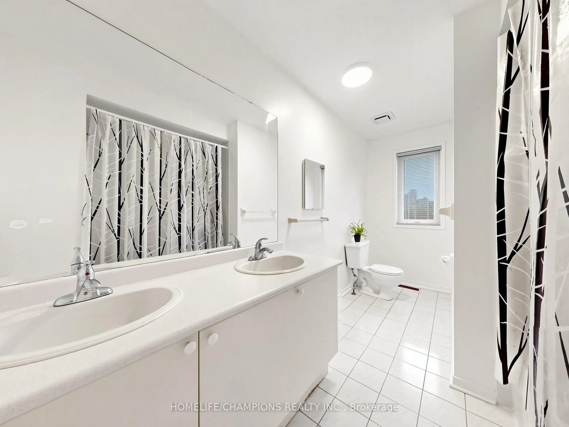 1622 Sandhurst Crescent