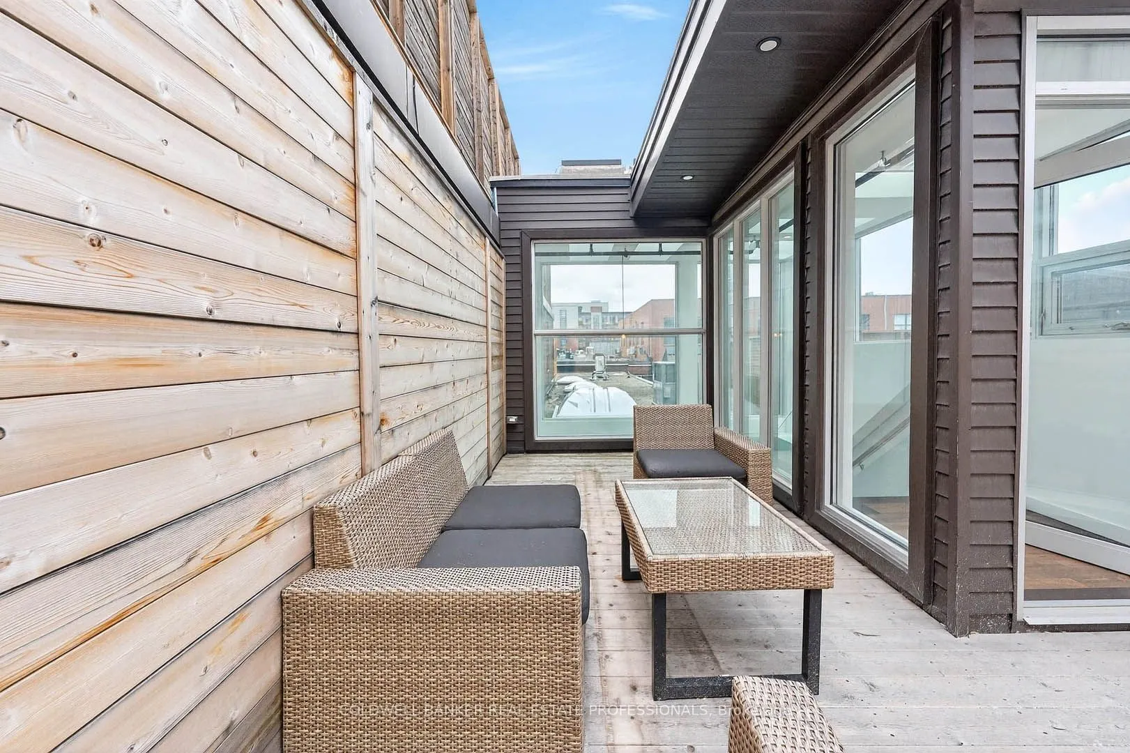 326 Carlaw Avenue #127