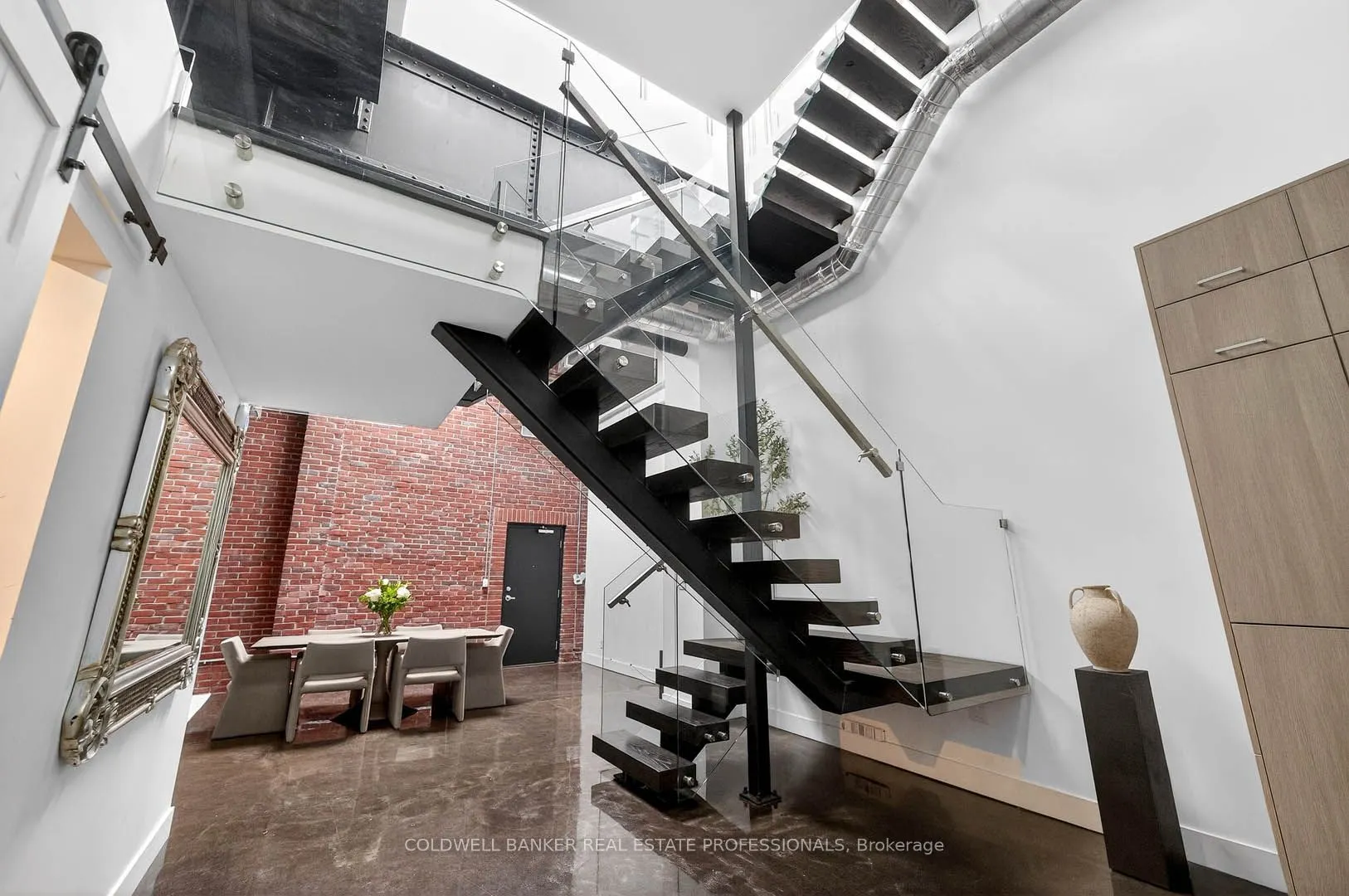 326 Carlaw Avenue #127