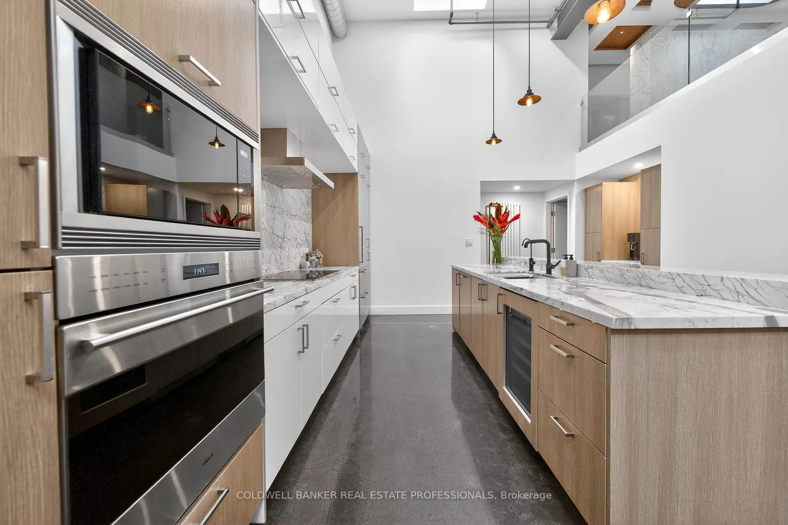 326 Carlaw Avenue #127