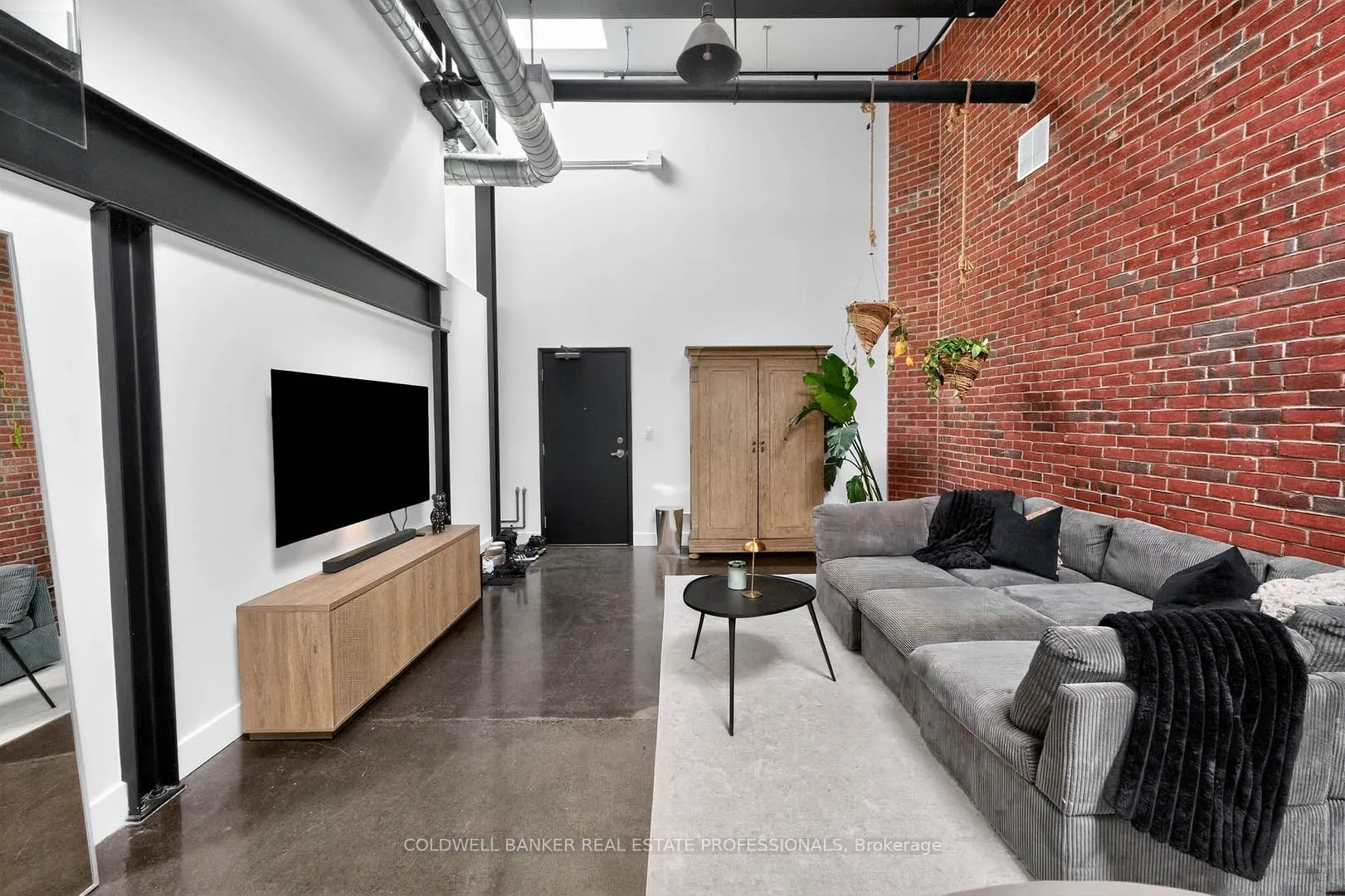 326 Carlaw Avenue #127
