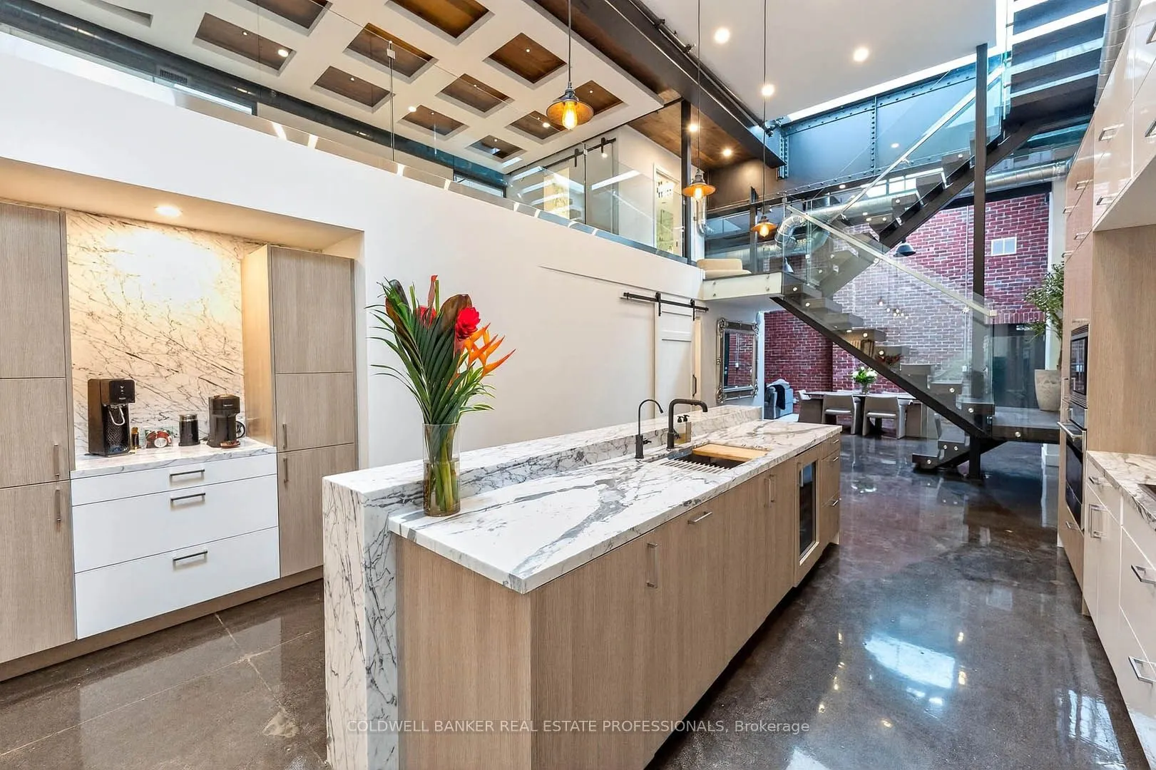 326 Carlaw Avenue #127