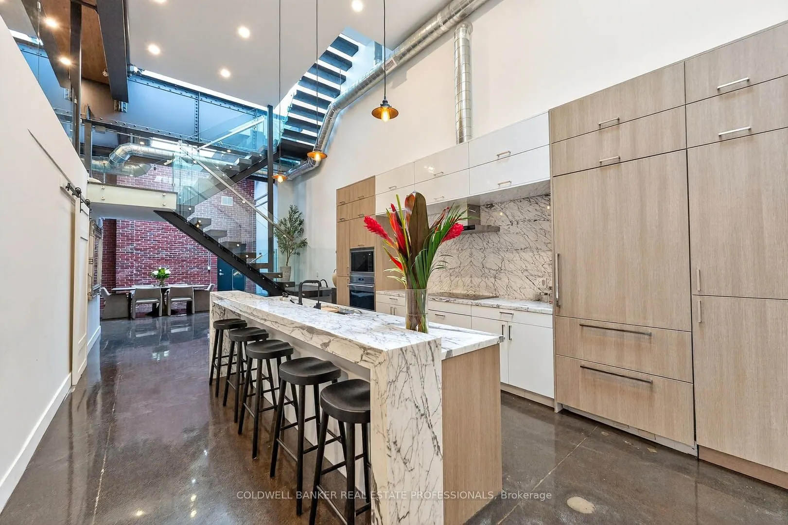 326 Carlaw Avenue #127