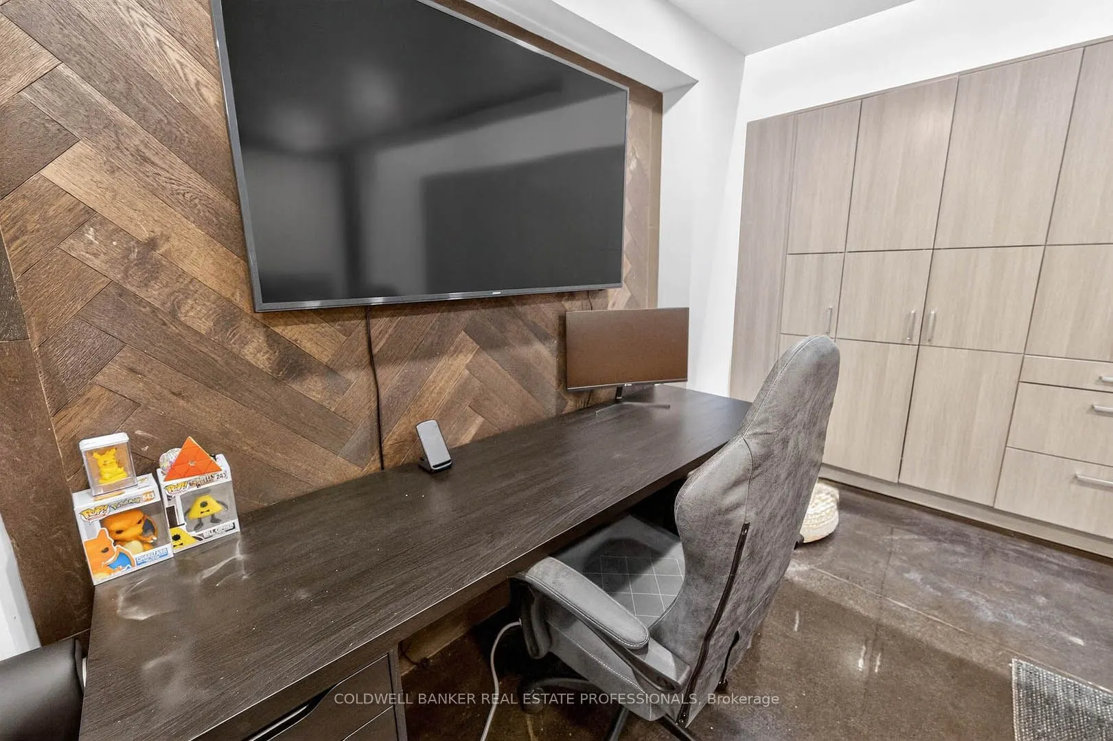 326 Carlaw Avenue #127