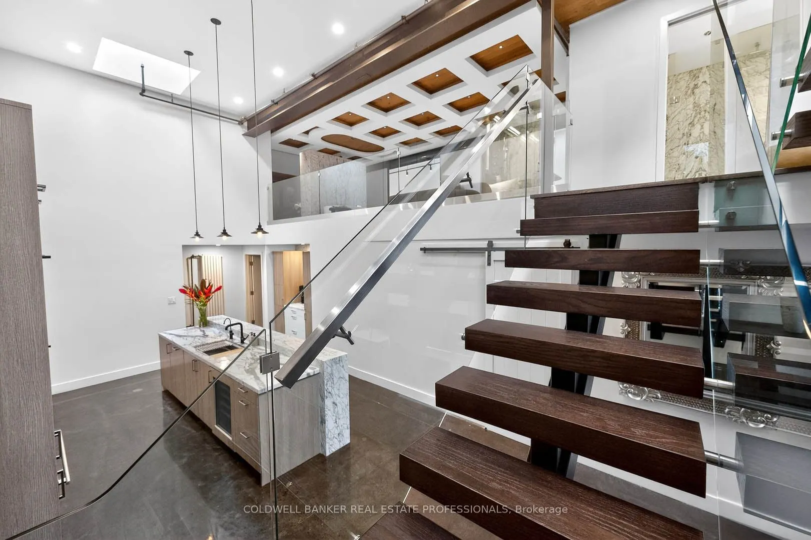 326 Carlaw Avenue #127