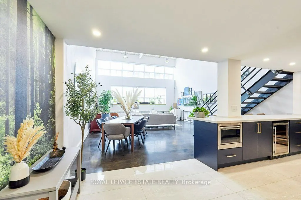1173 Dundas Street E #217