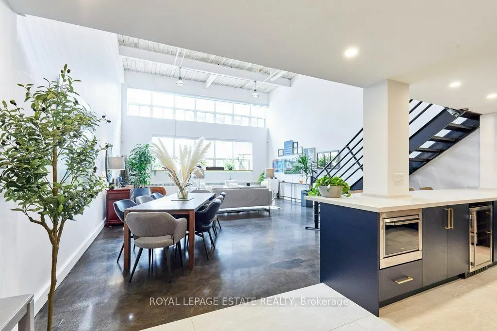 1173 Dundas Street E #217