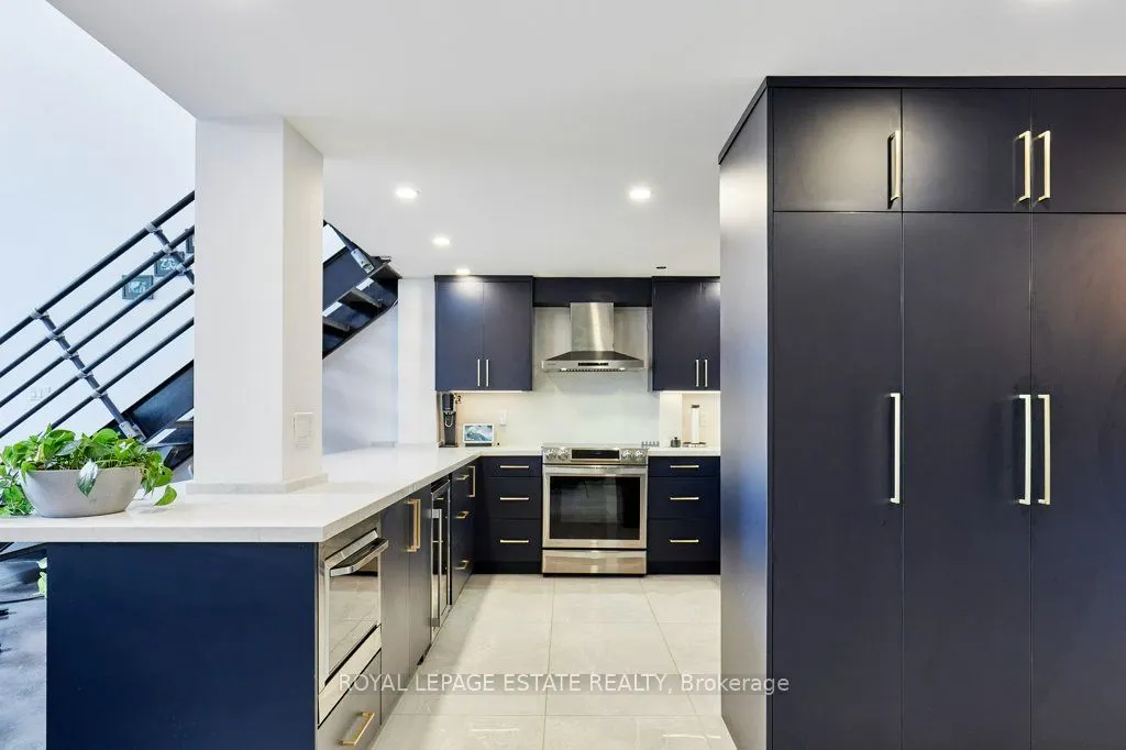 1173 Dundas Street E #217