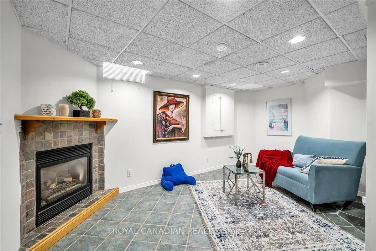 72 Short Crescent