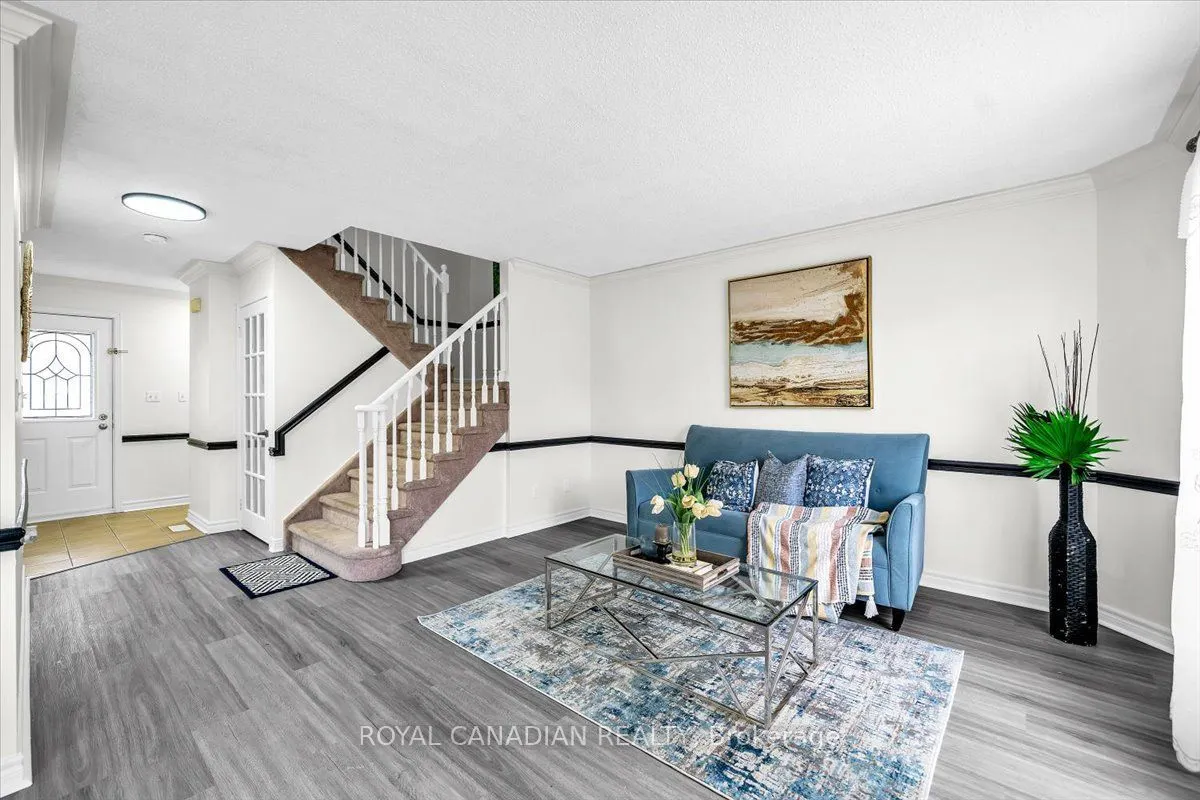 72 Short Crescent