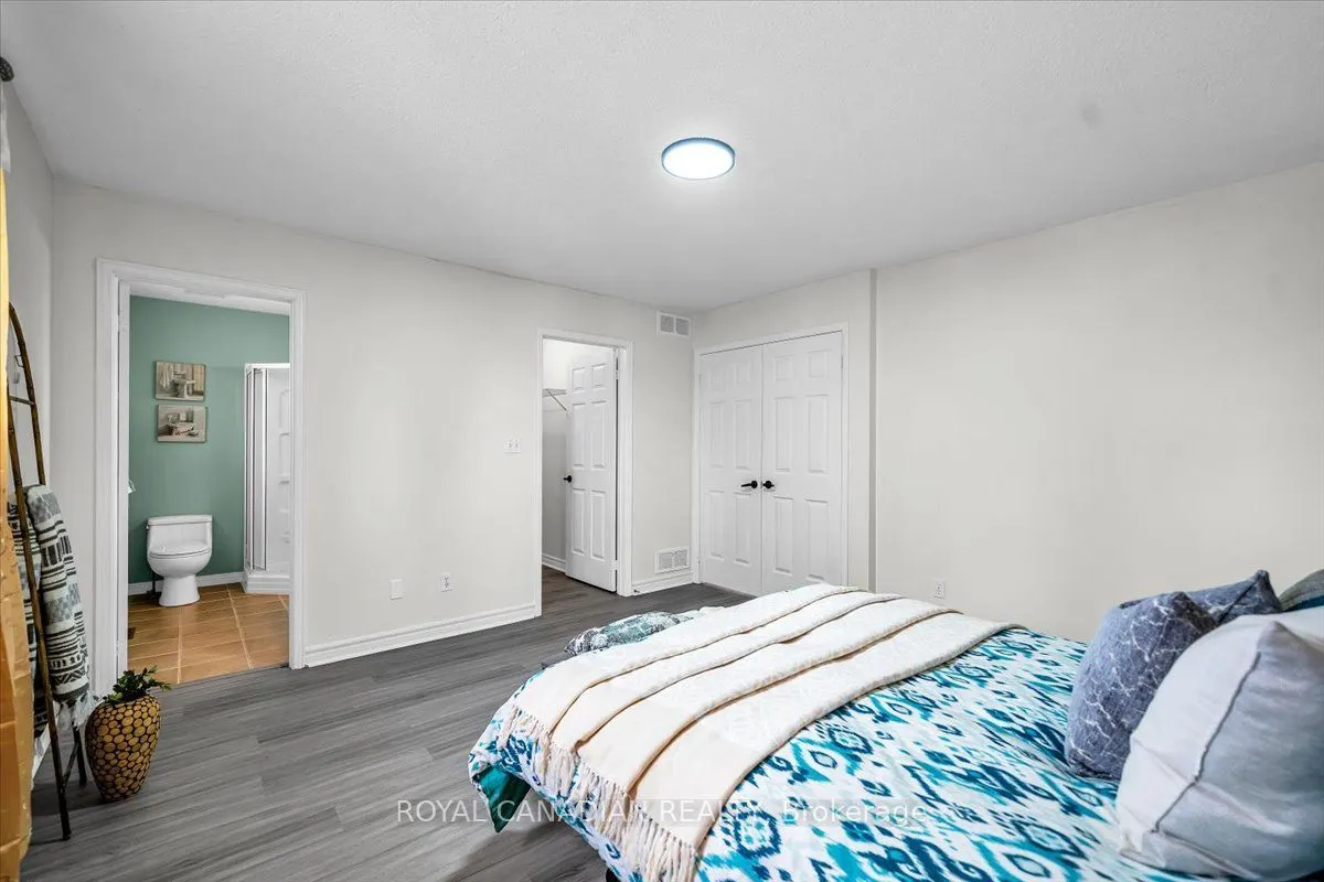72 Short Crescent