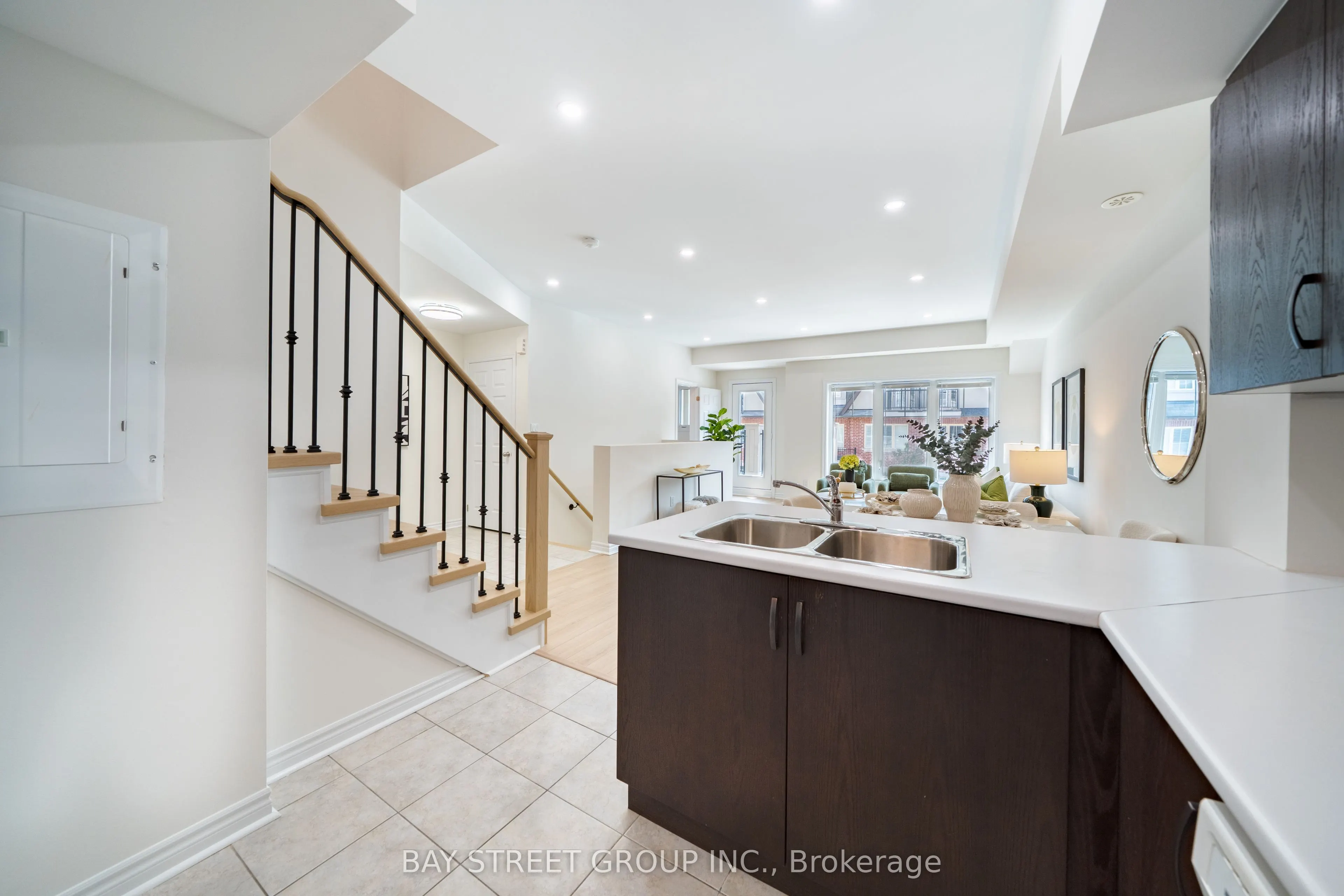 15 Eaton Park Lane #27