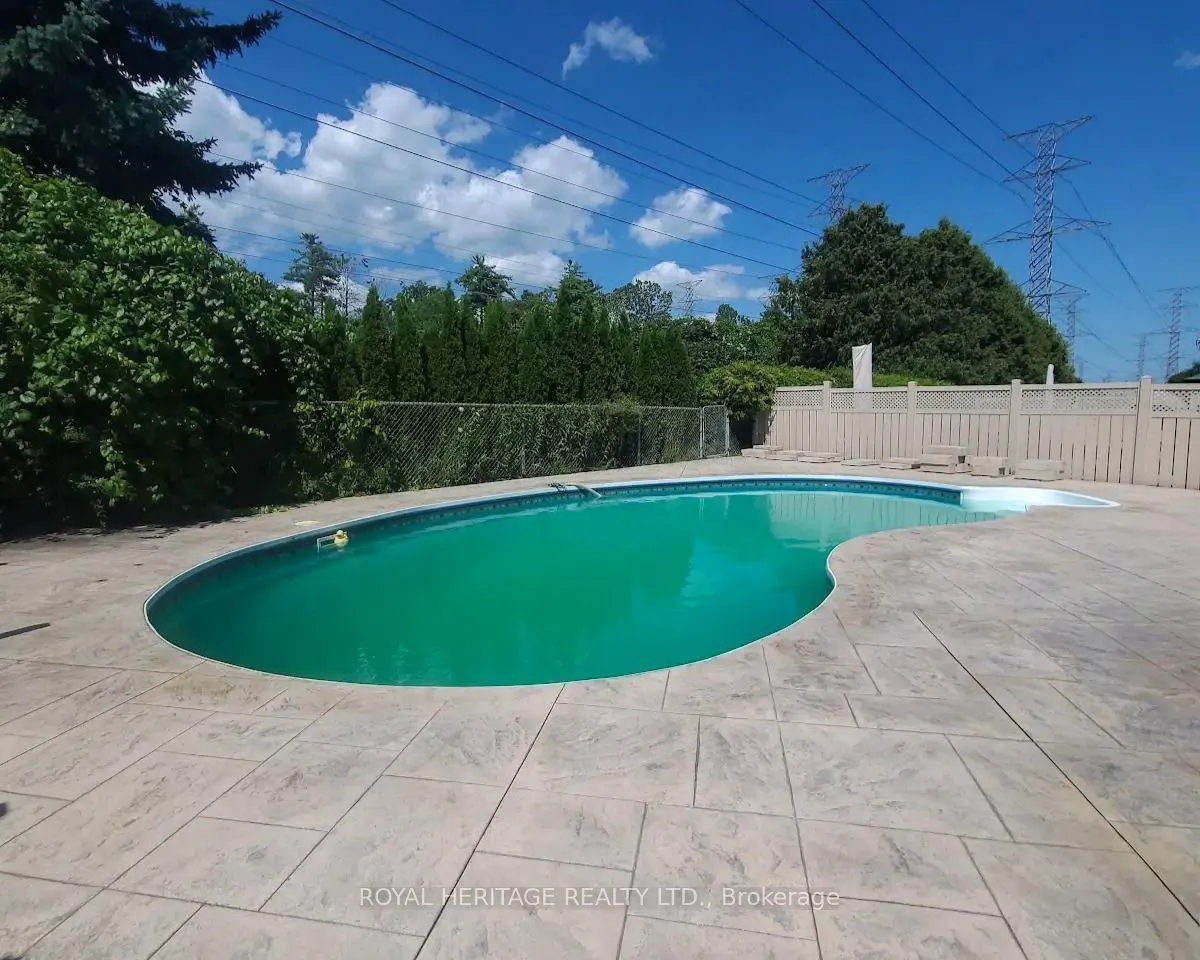 1221 Fieldstone Circle