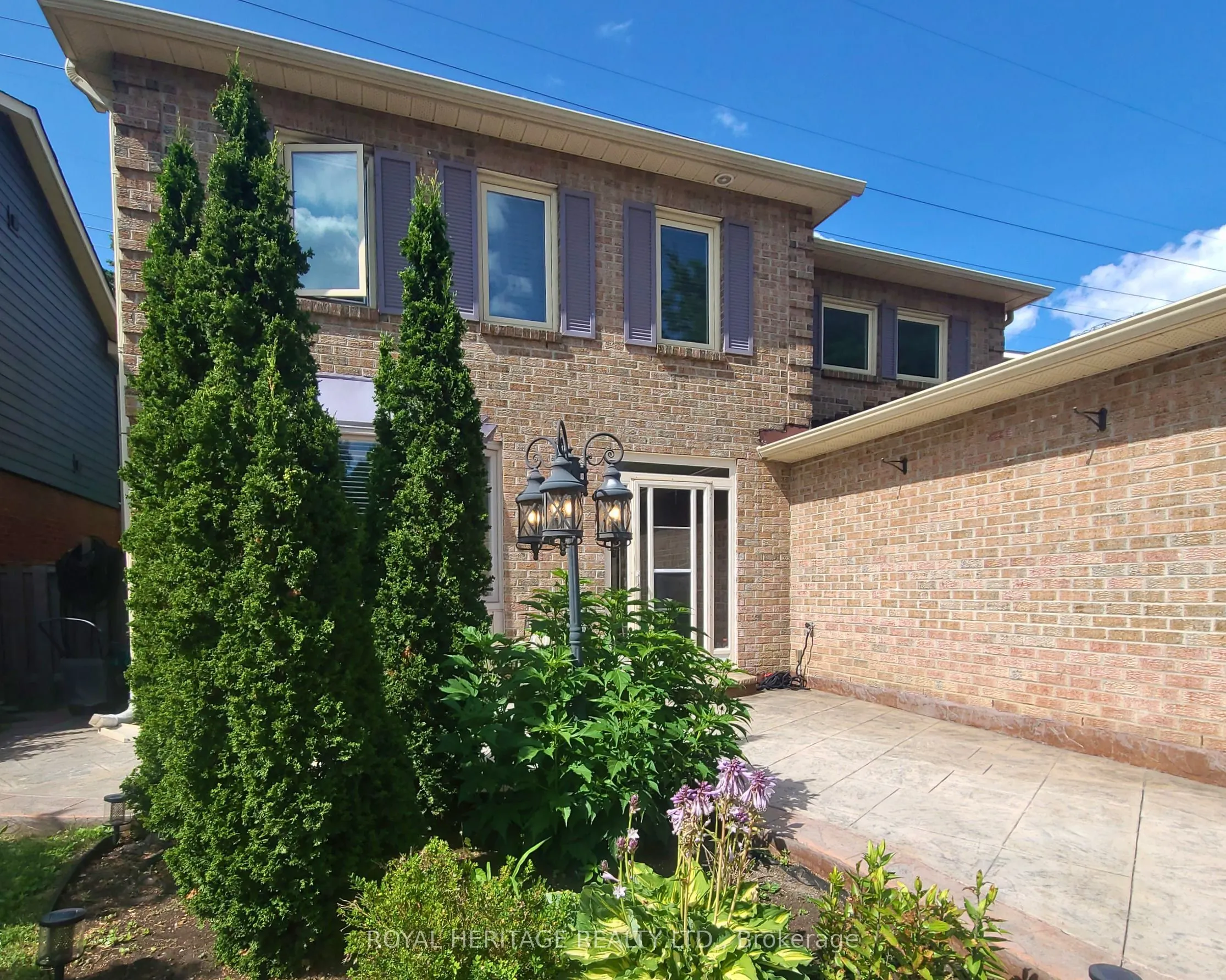 1221 Fieldstone Circle