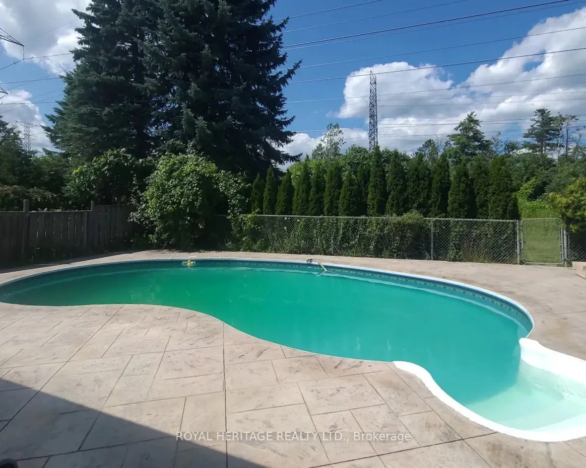 1221 Fieldstone Circle