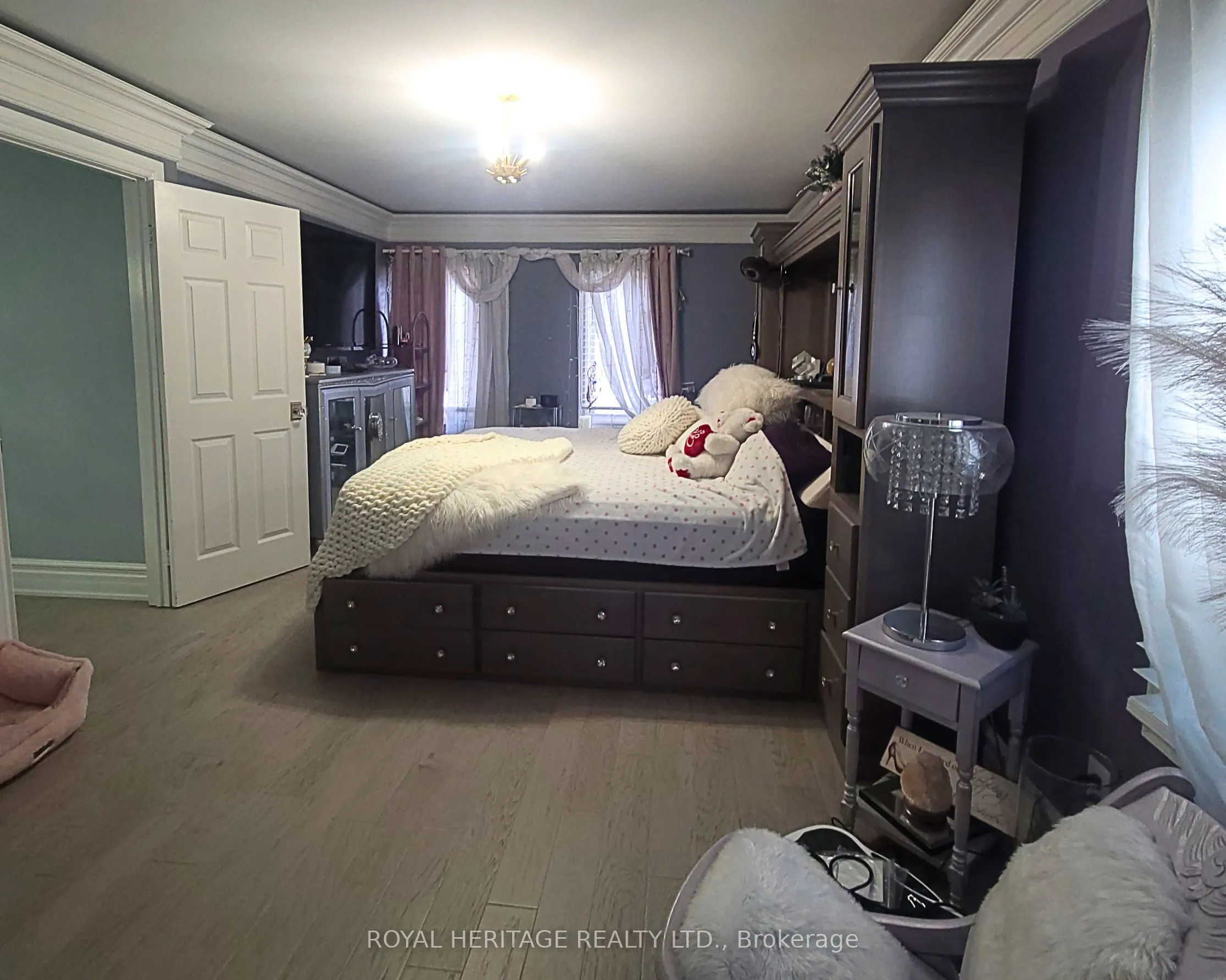 1221 Fieldstone Circle