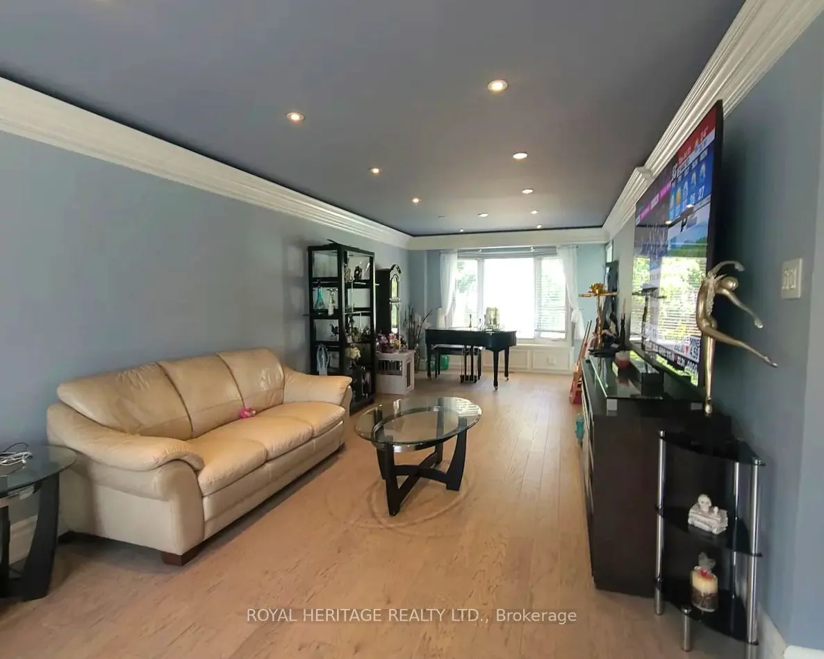 1221 Fieldstone Circle