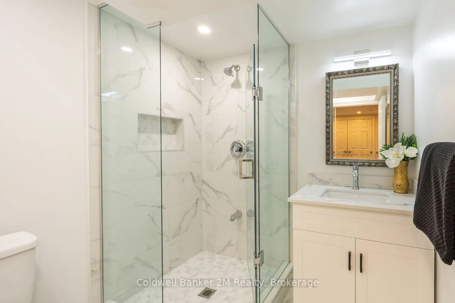 152 Taunton Road W