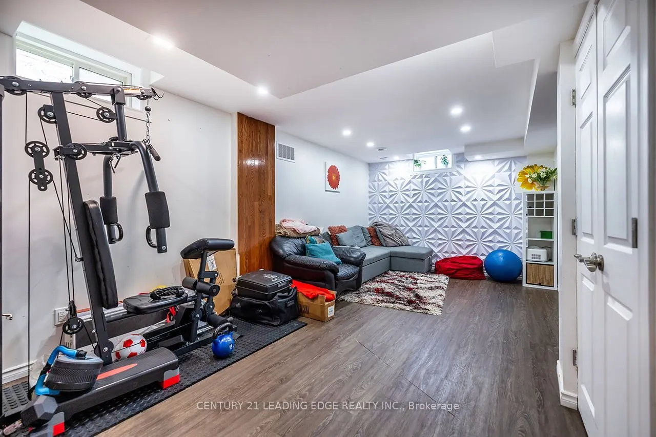 14 GUILDWOOD Drive