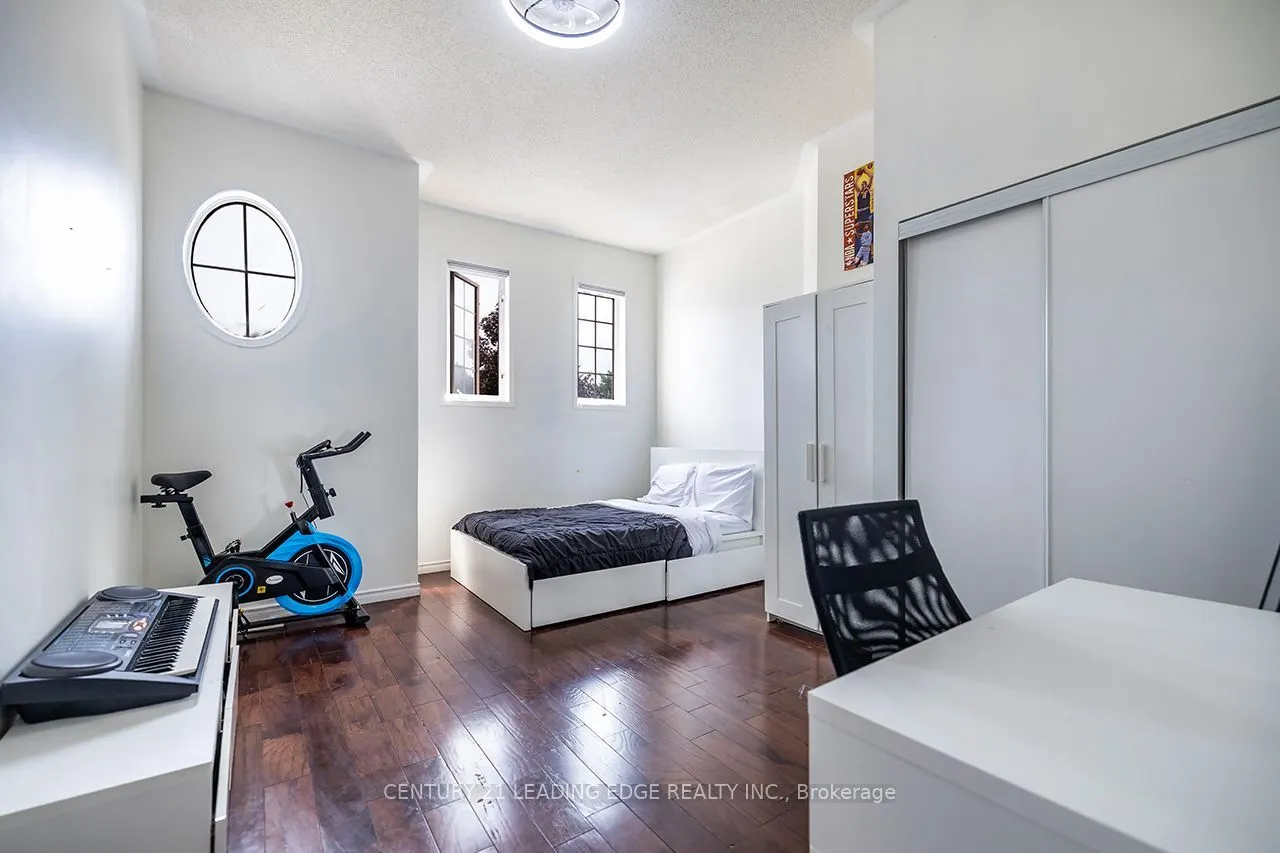 14 GUILDWOOD Drive
