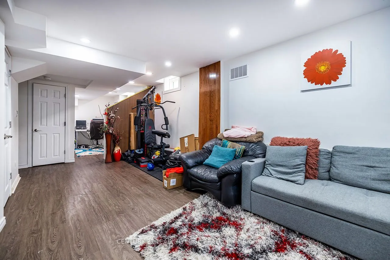 14 GUILDWOOD Drive