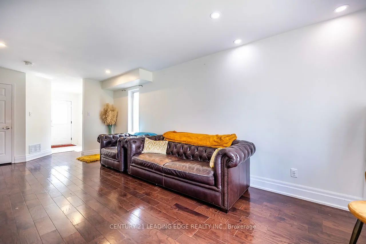 14 GUILDWOOD Drive