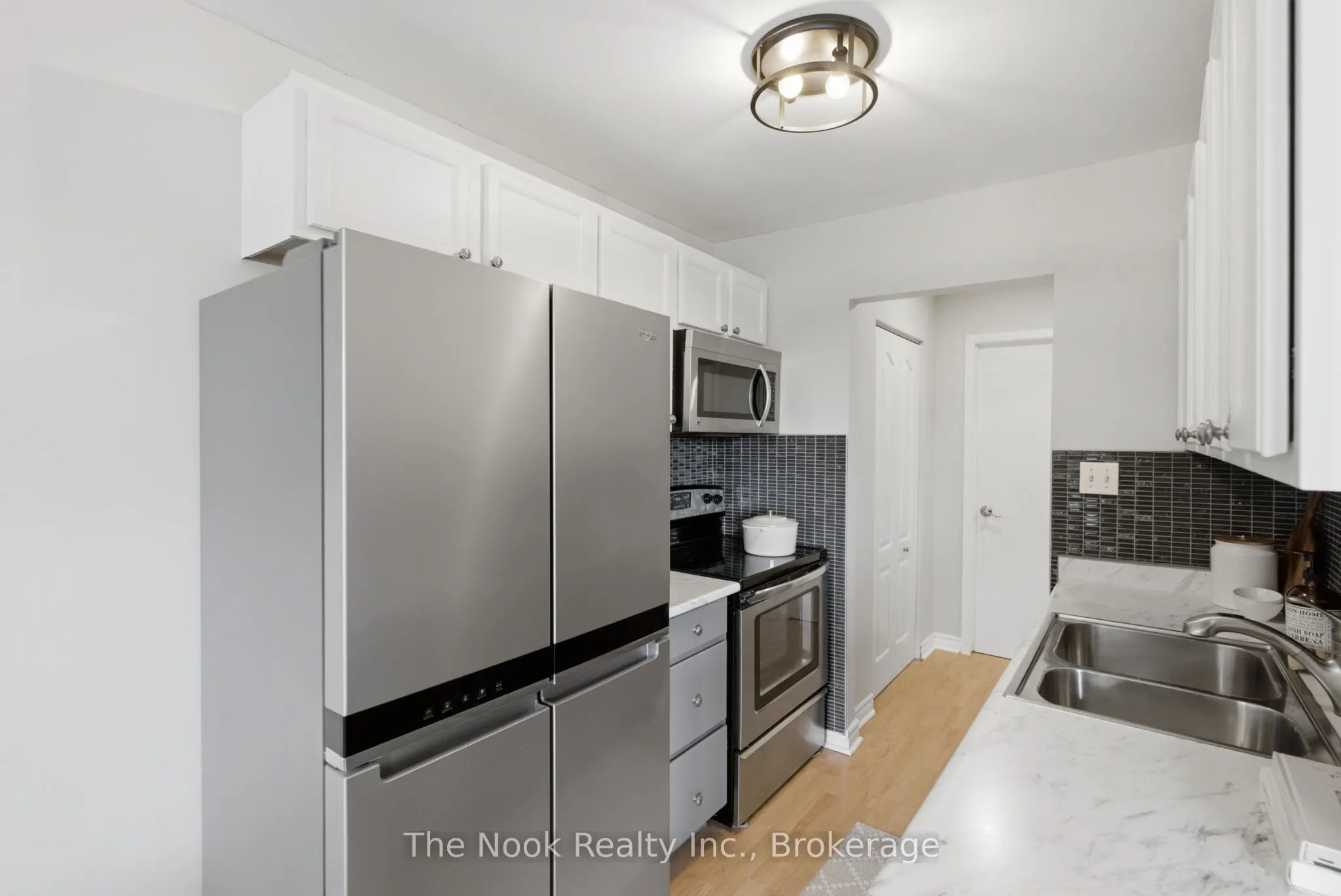 540 Mary Street E #1-3
