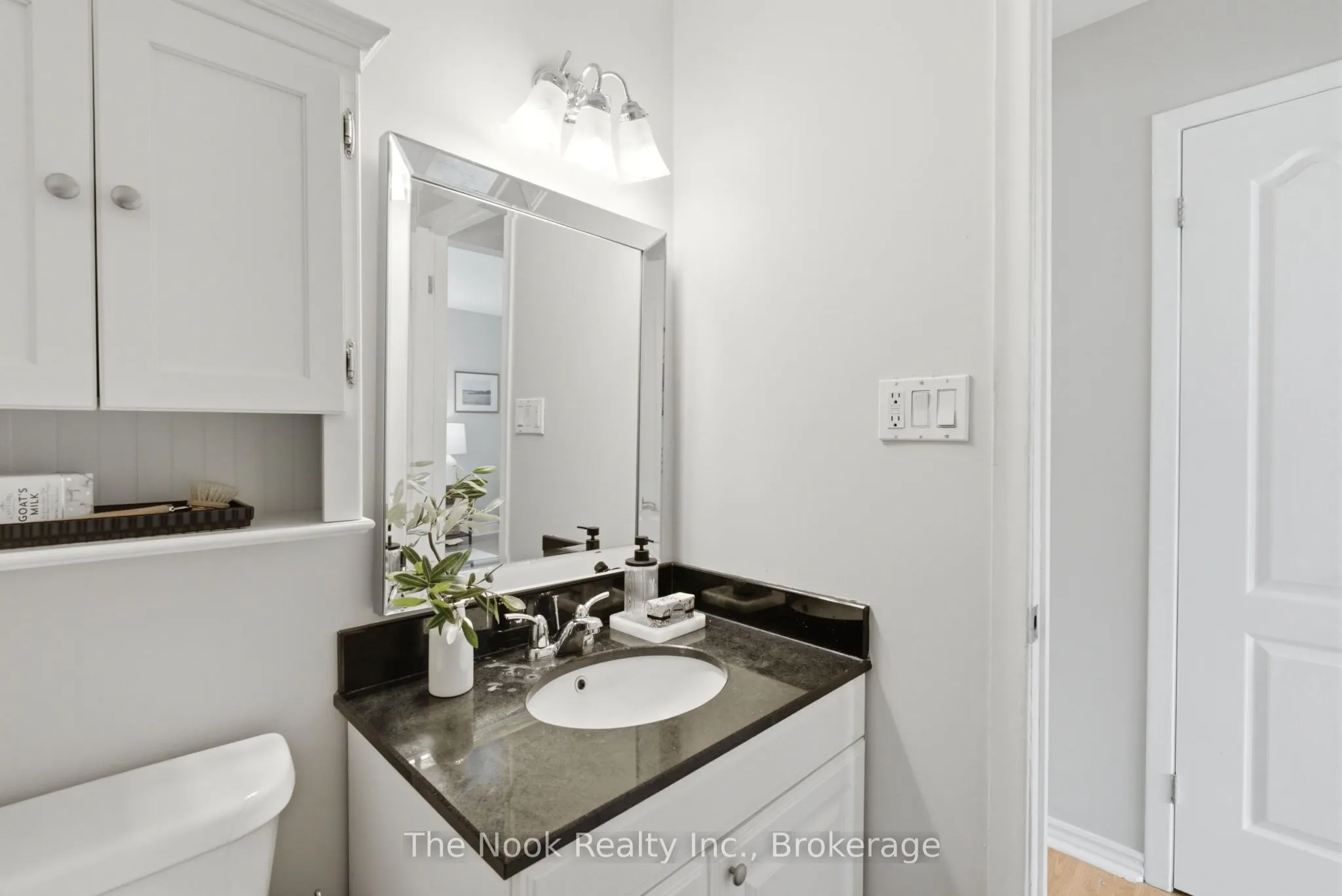 540 Mary Street E #1-3