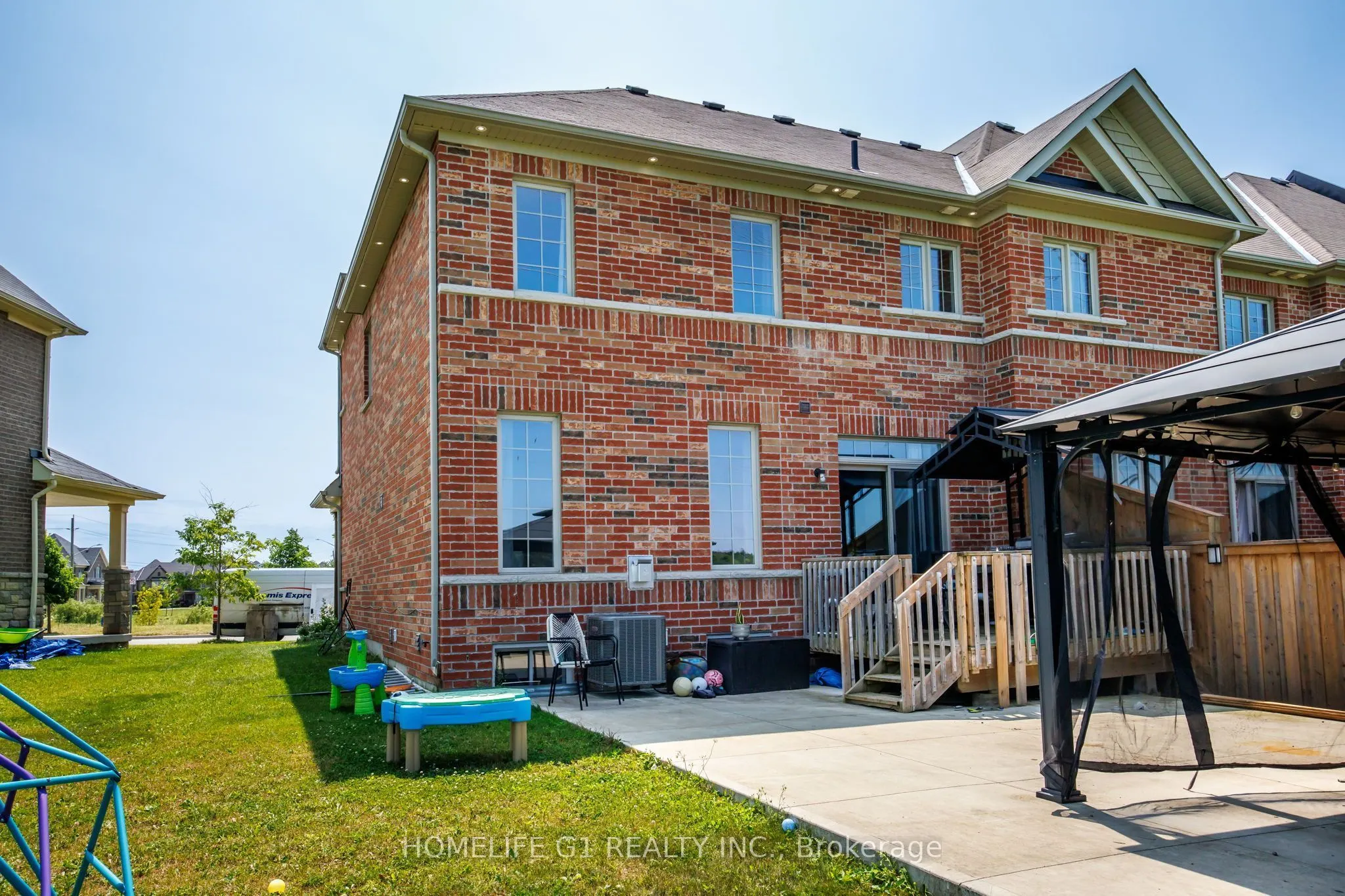 10 Hurst Drive