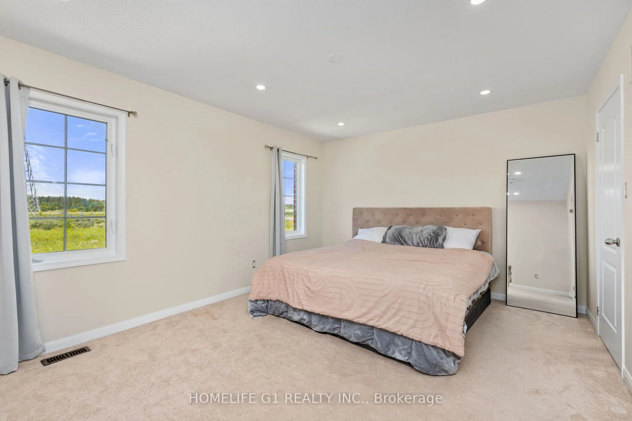 10 Hurst Drive