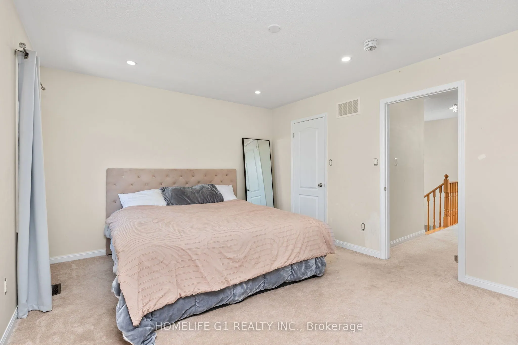 10 Hurst Drive