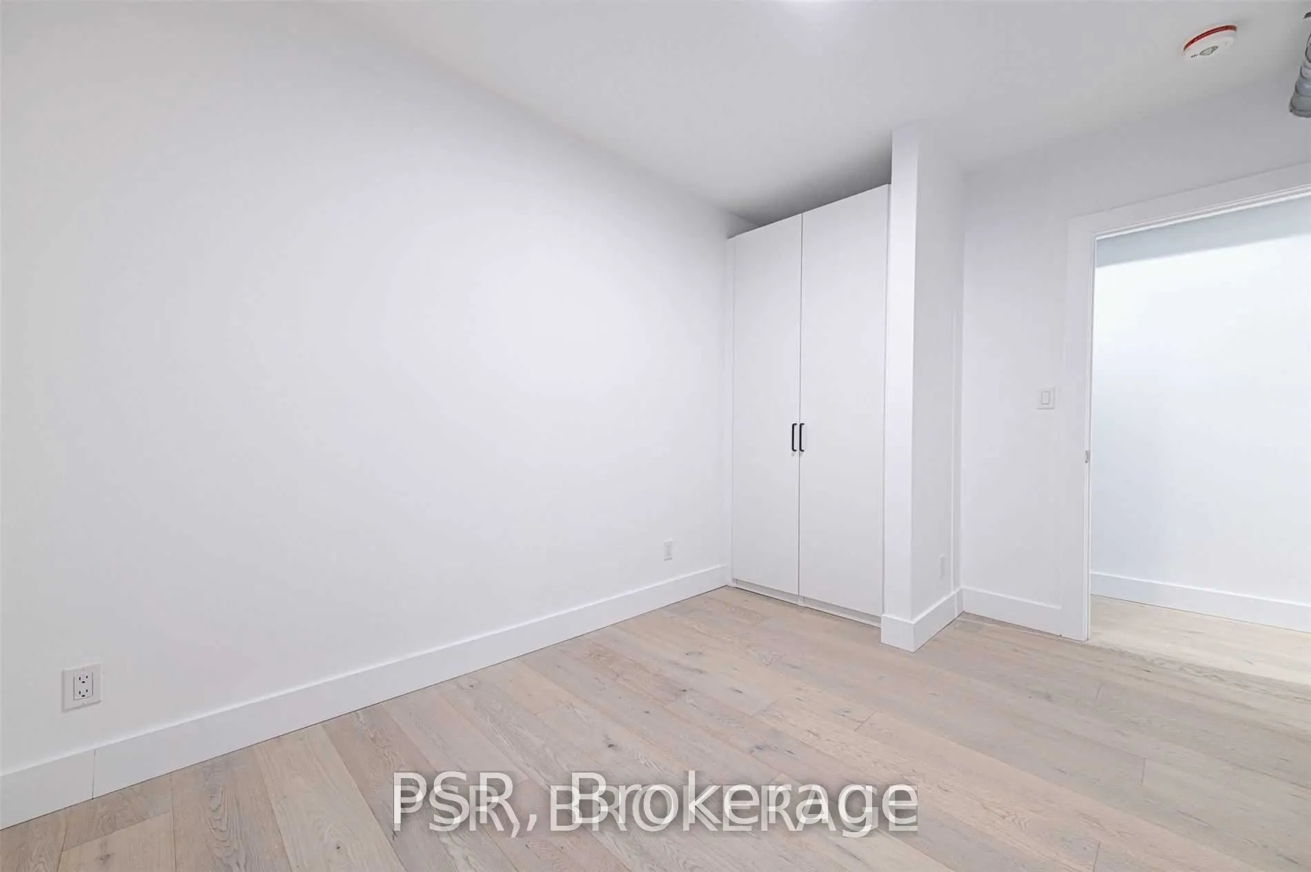 87 Hammersmith Avenue #Main