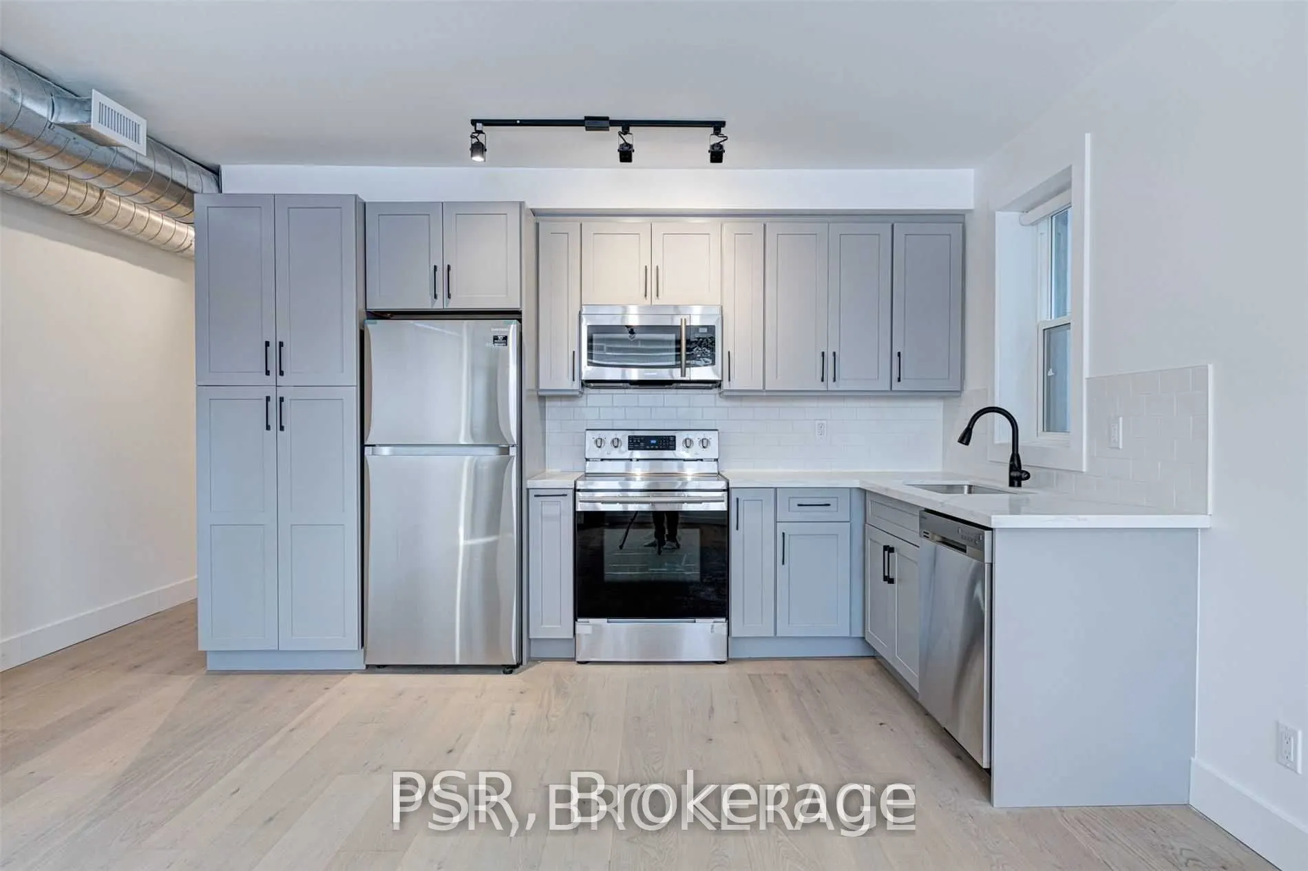 87 Hammersmith Avenue #Main