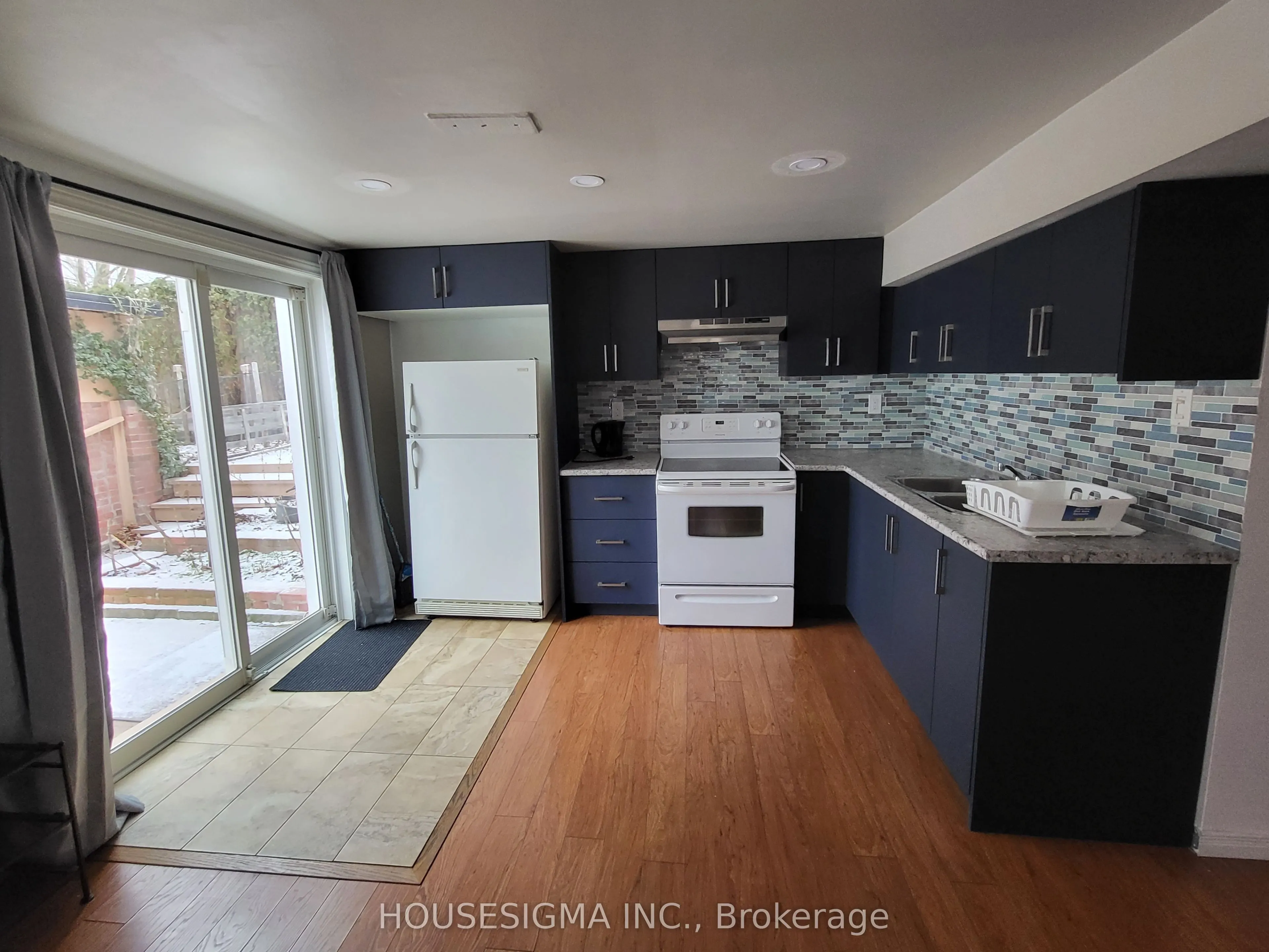 79 Weir Crescent #Lower