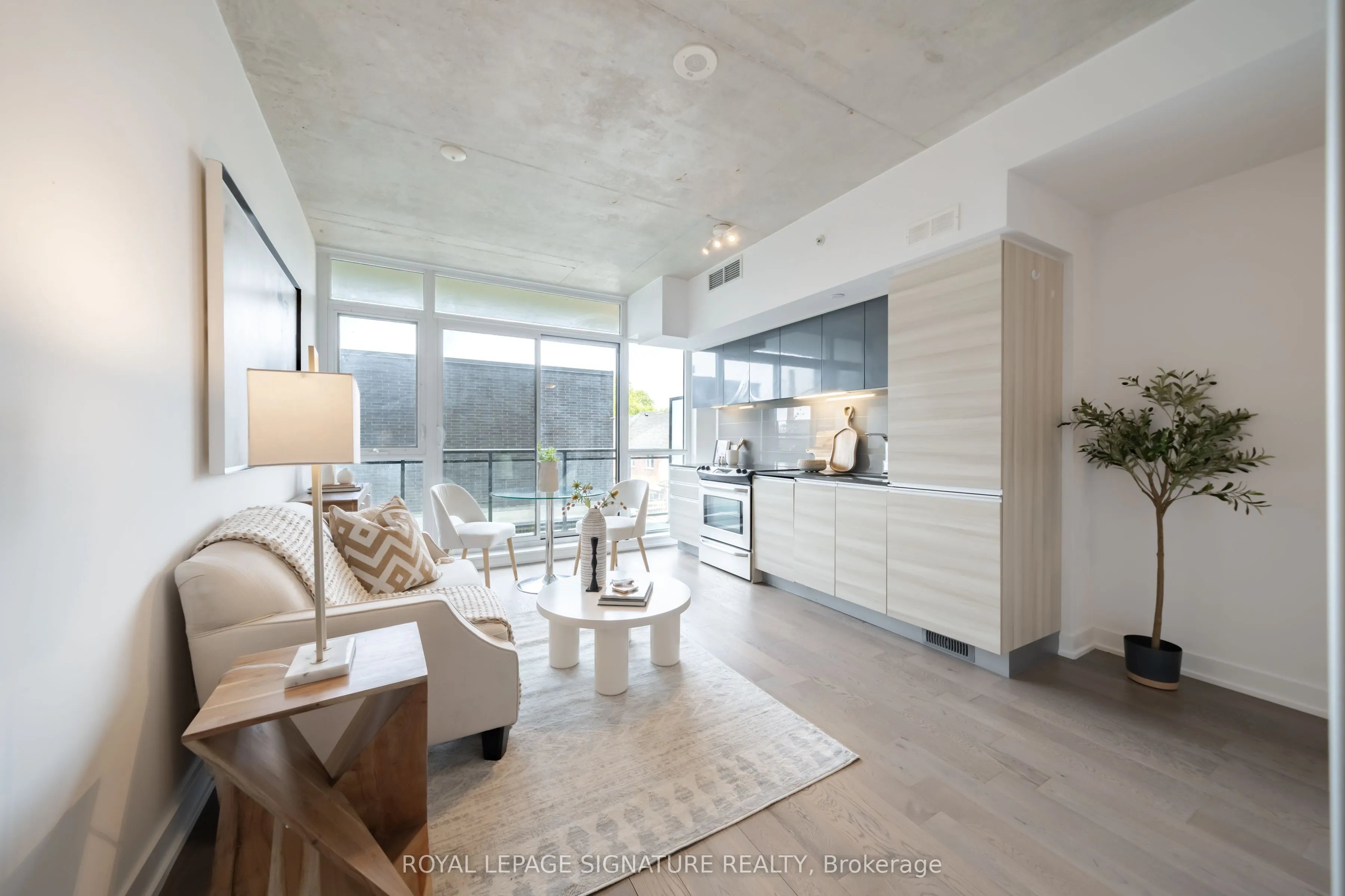 1190 Dundas Street E #406
