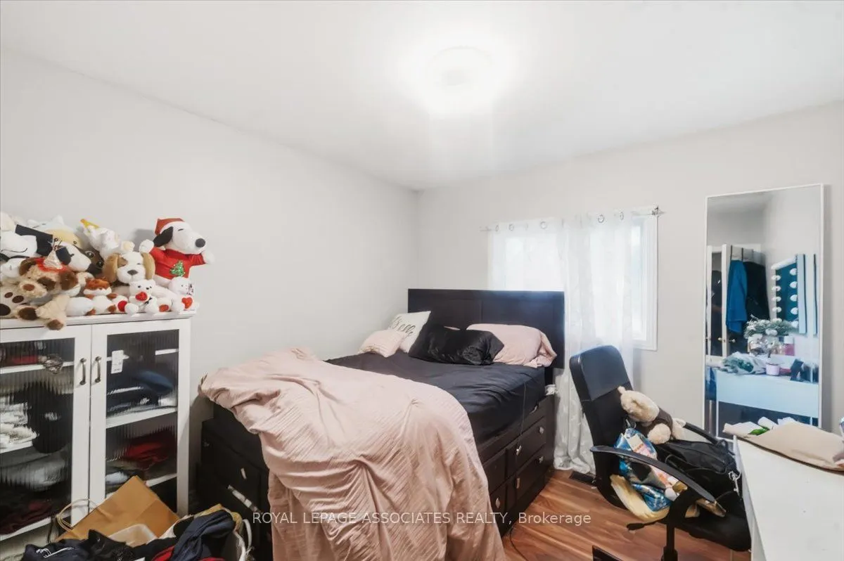 239 Island Road
