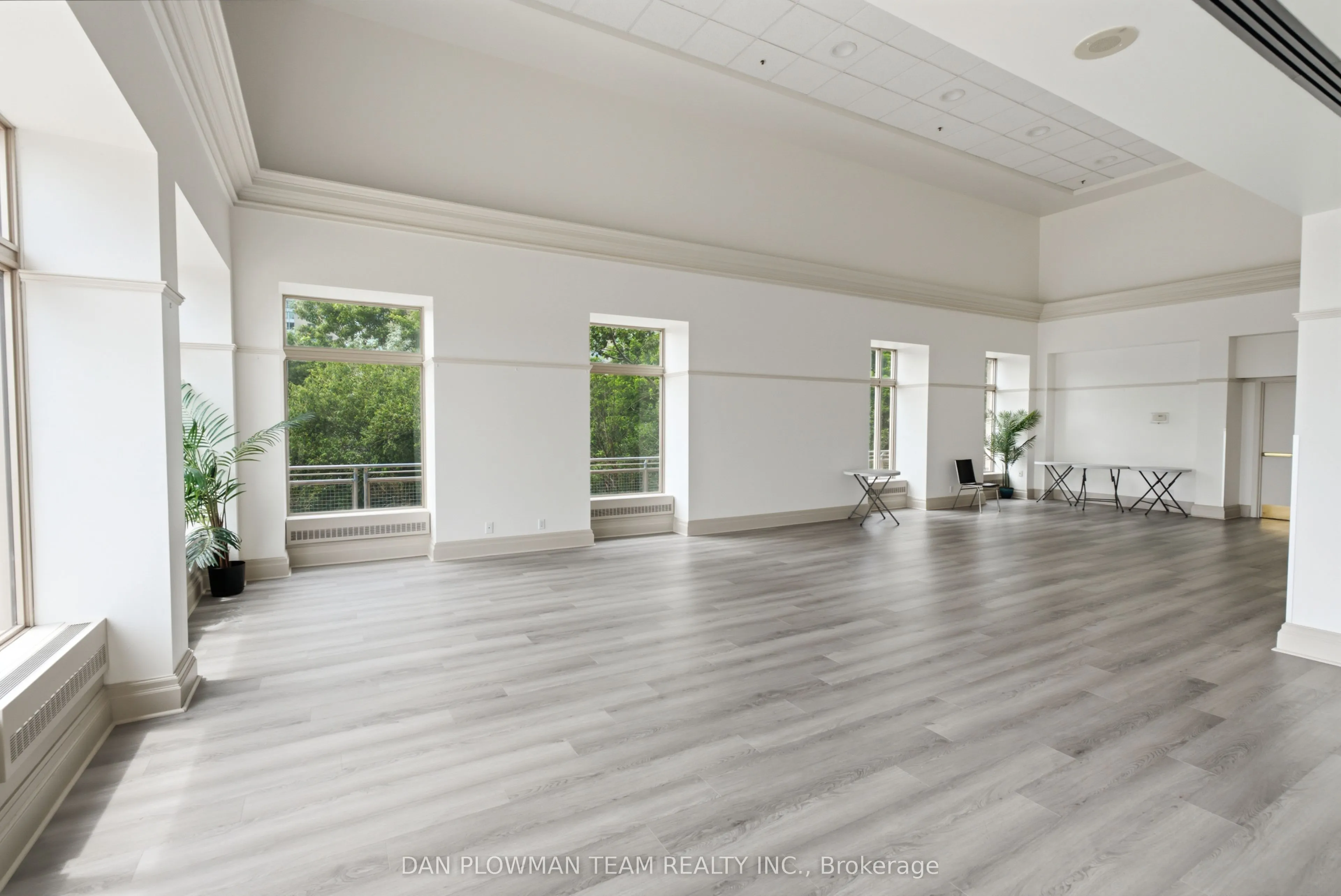 8 Lee Centre Drive #913