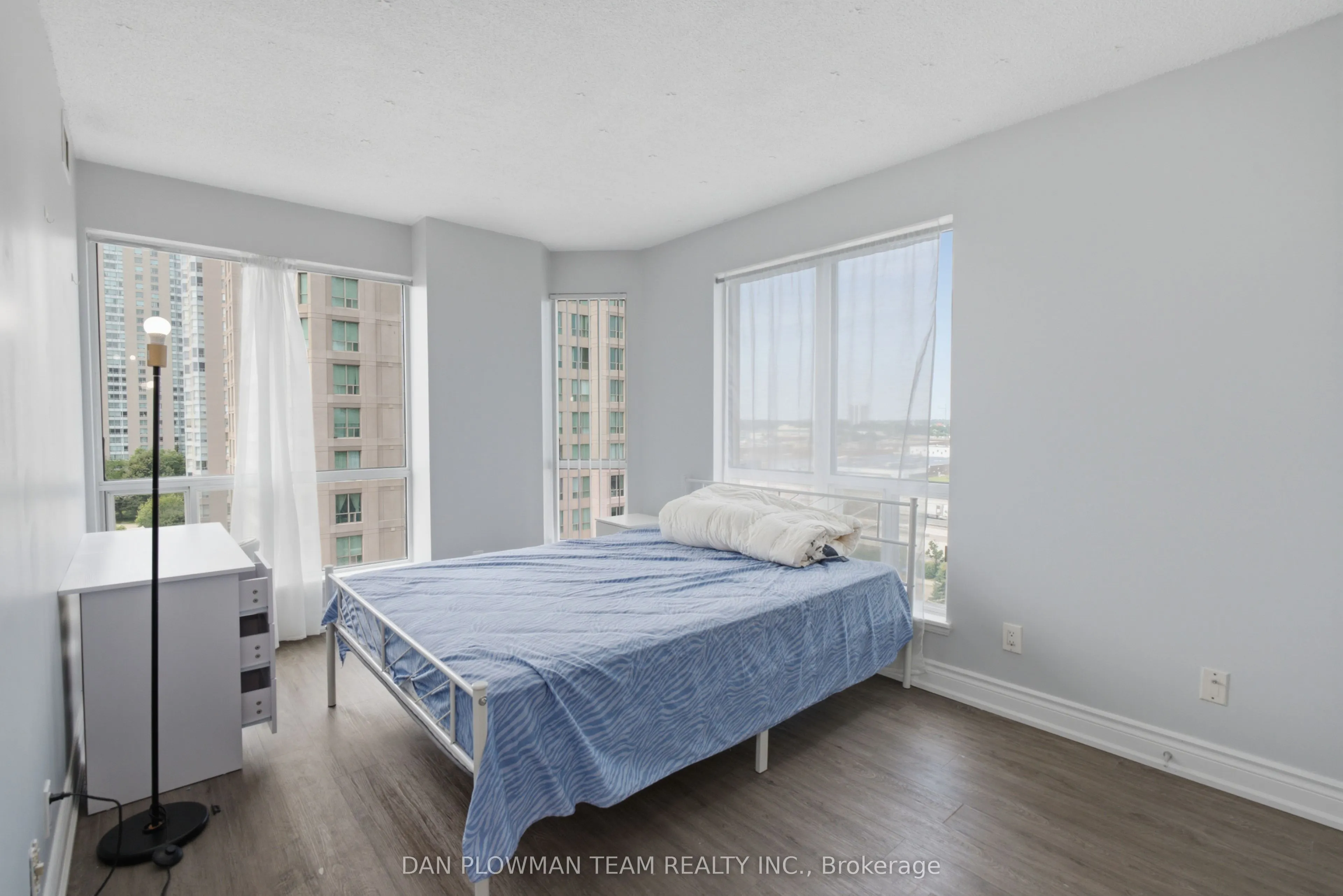 8 Lee Centre Drive #913