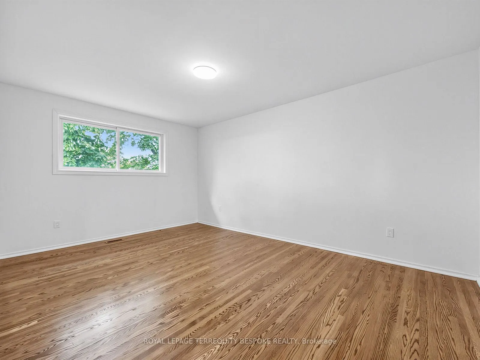 9 Midcroft Drive