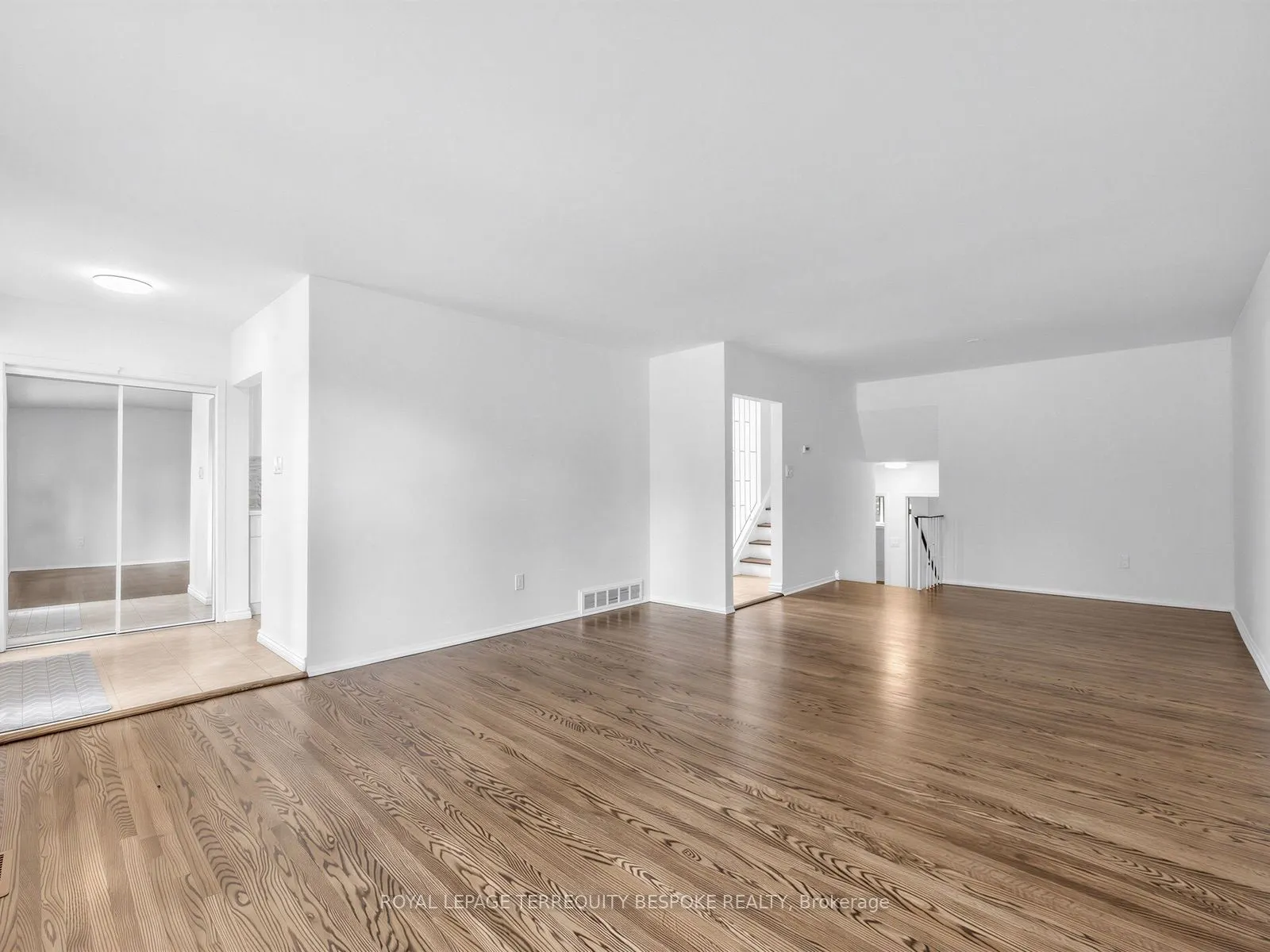 9 Midcroft Drive