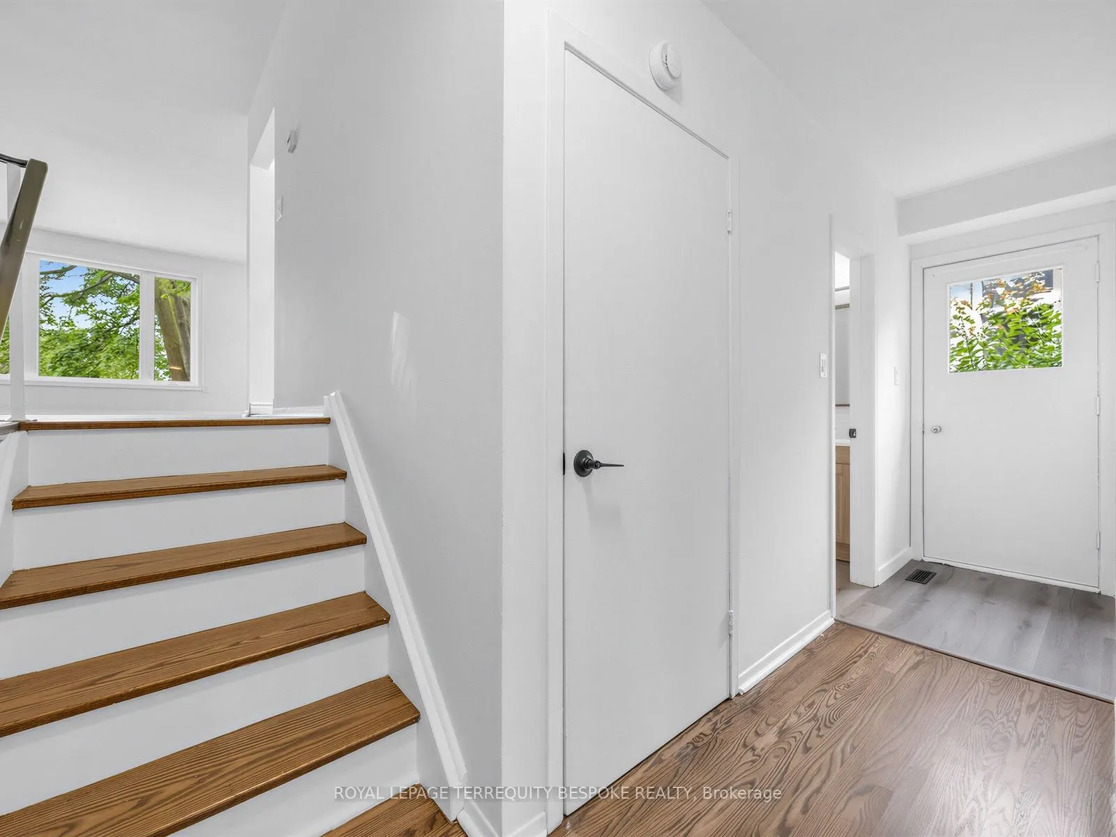9 Midcroft Drive